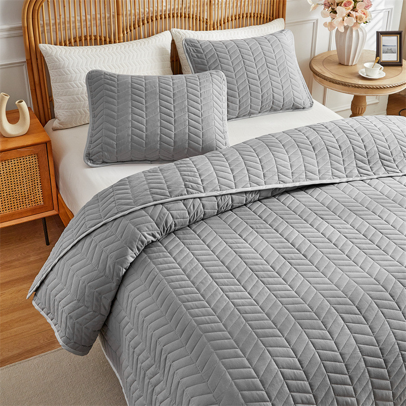 Wheat Ear Quilted Microfiber Bedspread Set – Soft, Classic Geometric Design & Down-Alternative Filling