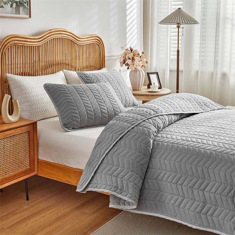 Wheat Ear Quilted Microfiber Bedspread Set – Soft, Classic Geometric Design & Down-Alternative Filling