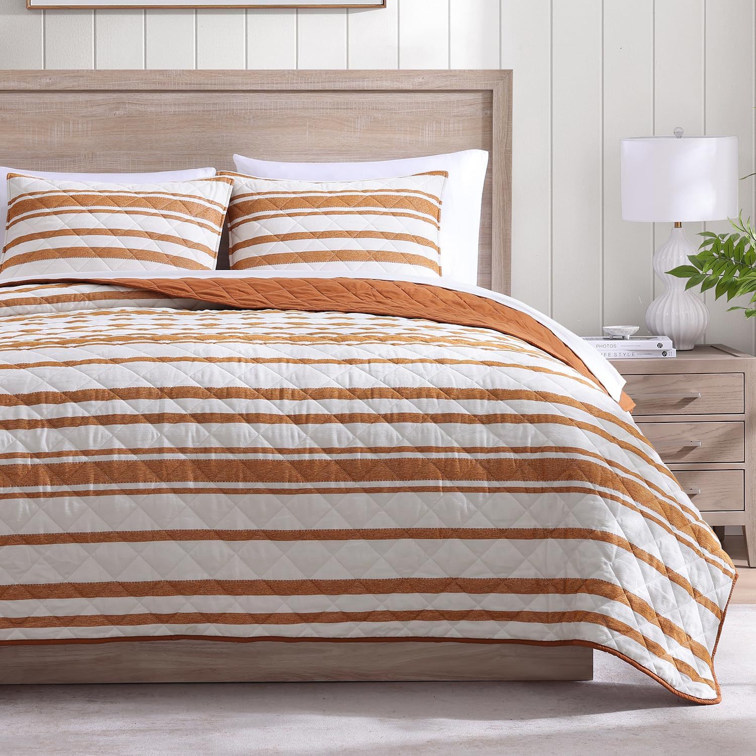 Striped Microfiber Quilted Bedspread Set with Diamond Stitch – Soft, Breathable & Easy-Care 3-Piece Bedspread Set