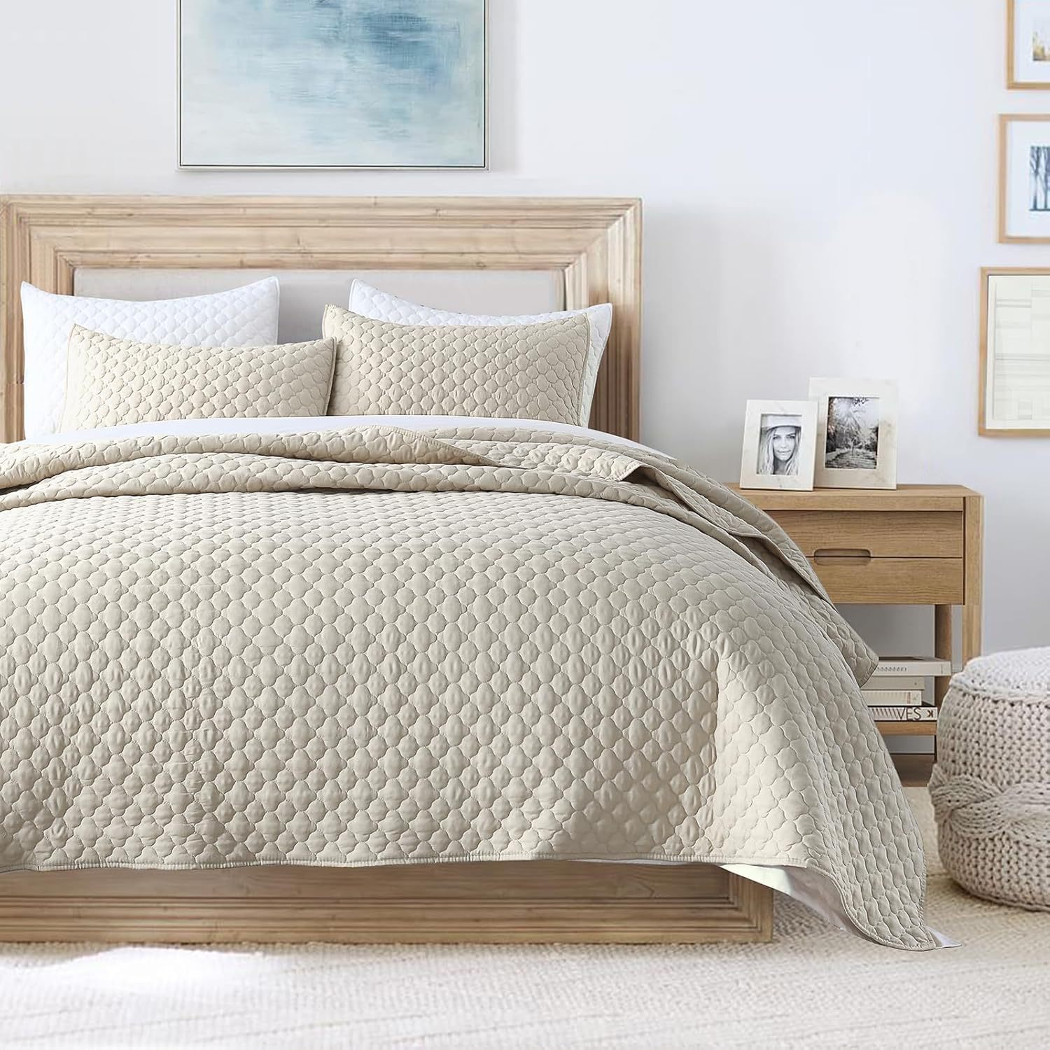 Shell-Shaped Ultrasonic Quilted Bedspread Set – Soft Microfiber, Classic Design & Down-Alternative Filling