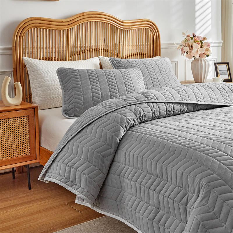 Wheat Ear Quilted Microfiber Bedspread Set – Soft, Classic Geometric Design & Down-Alternative Filling