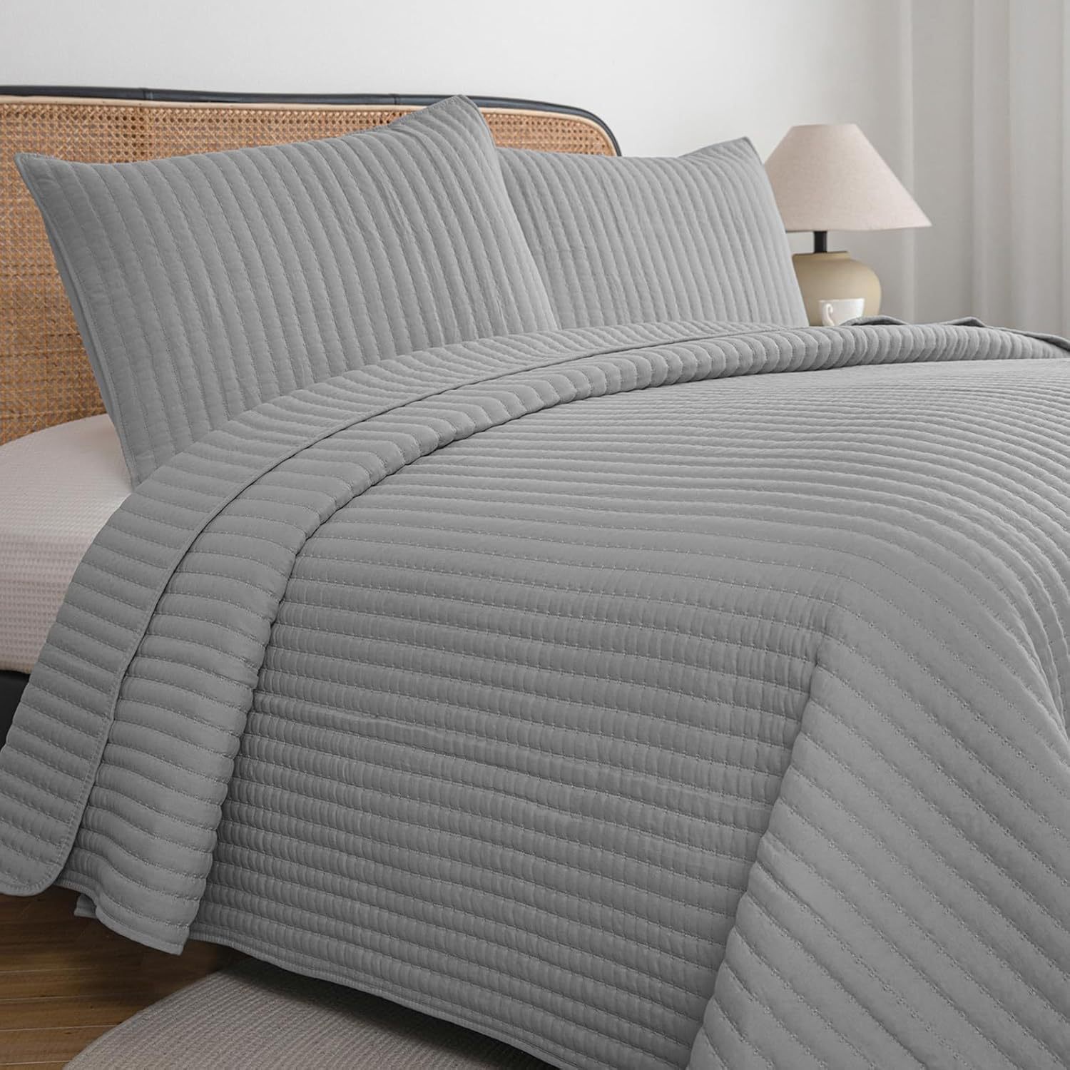 Cotton Quilted Bedspread Set with Small Check Pattern – Soft, Breathable & Easy-Care 3-Piece Bedspread Set