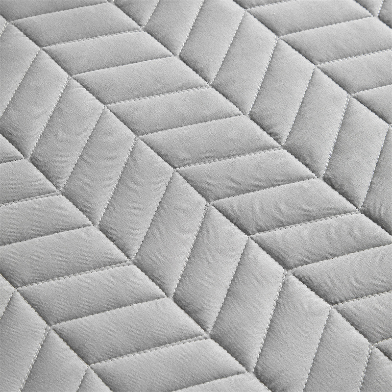Wheat Ear Quilted Microfiber Bedspread Set – Soft, Classic Geometric Design & Down-Alternative Filling