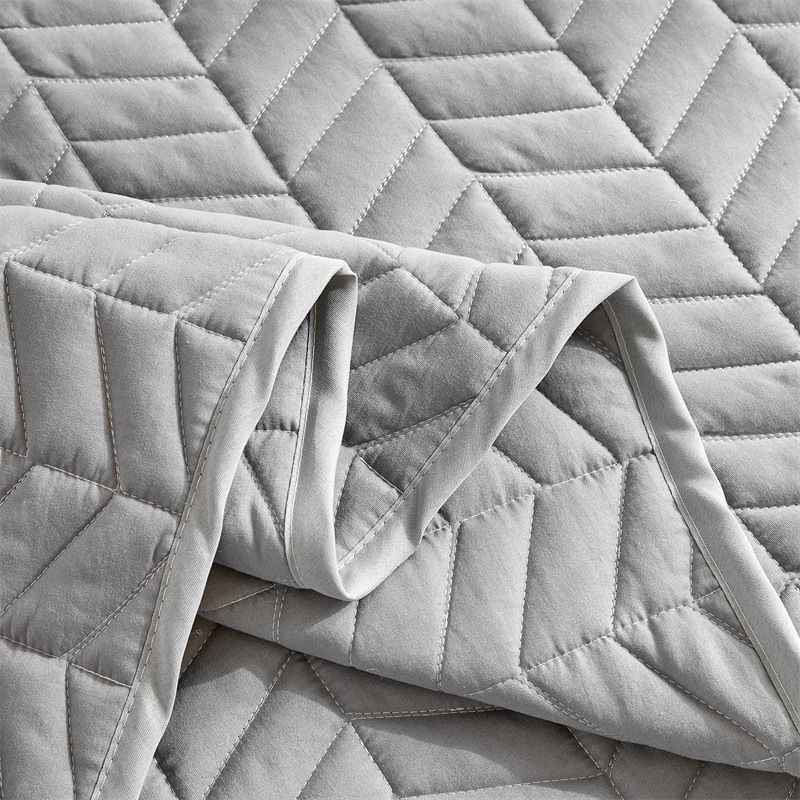 Wheat Ear Quilted Microfiber Bedspread Set – Soft, Classic Geometric Design & Down-Alternative Filling