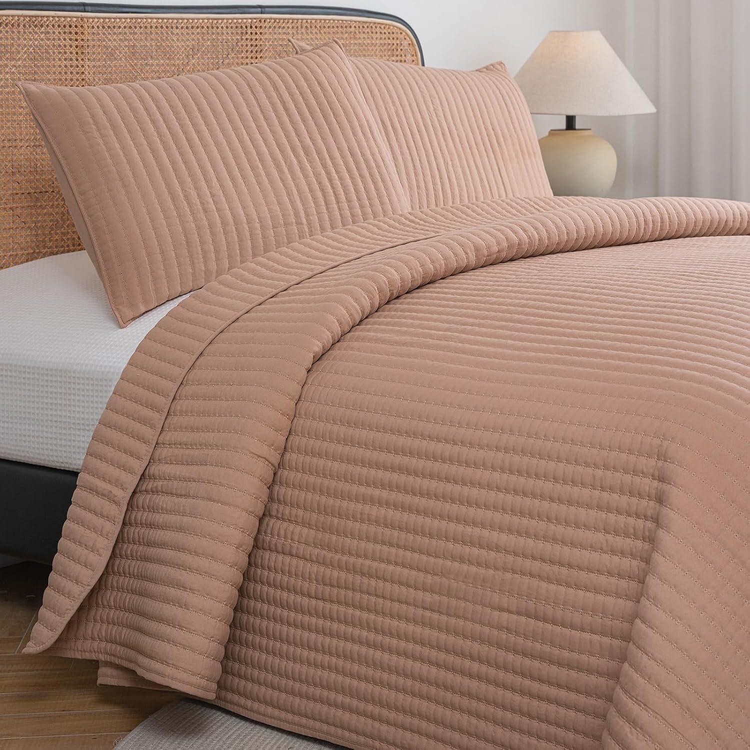 Cotton Quilted Bedspread Set with Small Check Pattern – Soft, Breathable & Easy-Care 3-Piece Bedspread Set