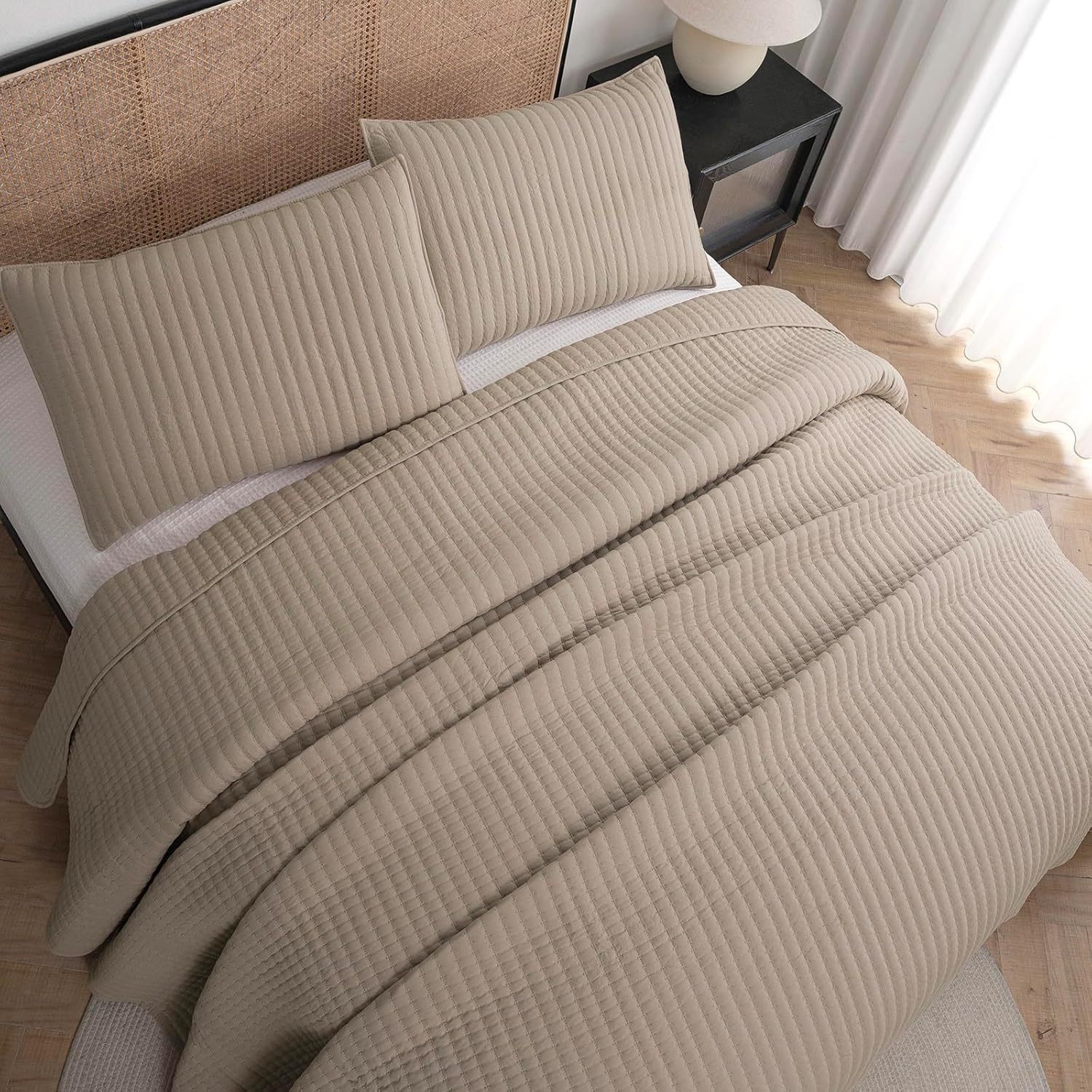 Cotton Quilted Bedspread Set with Small Check Pattern – Soft, Breathable & Easy-Care 3-Piece Bedspread Set