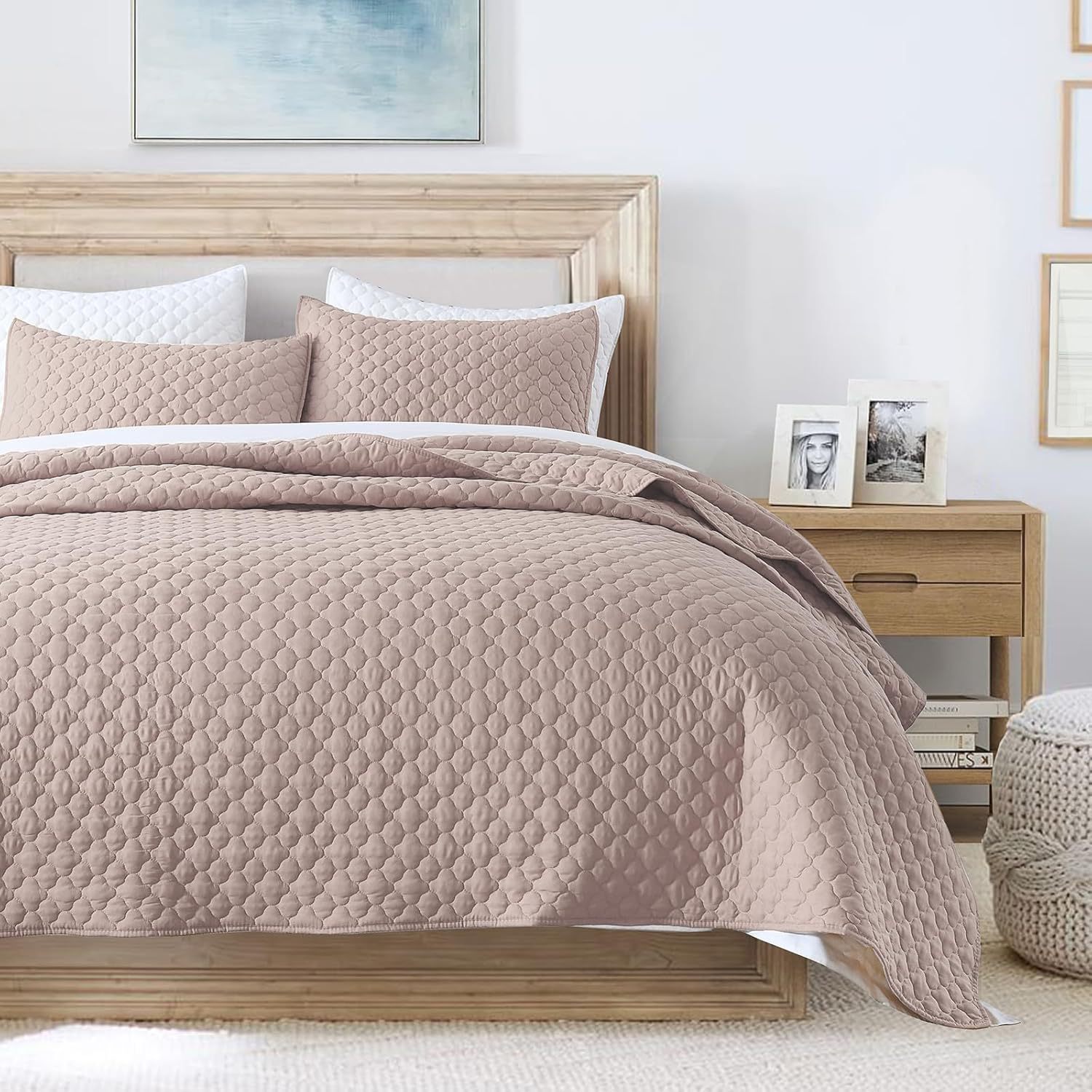 Shell-Shaped Ultrasonic Quilted Bedspread Set – Soft Microfiber, Classic Design & Down-Alternative Filling