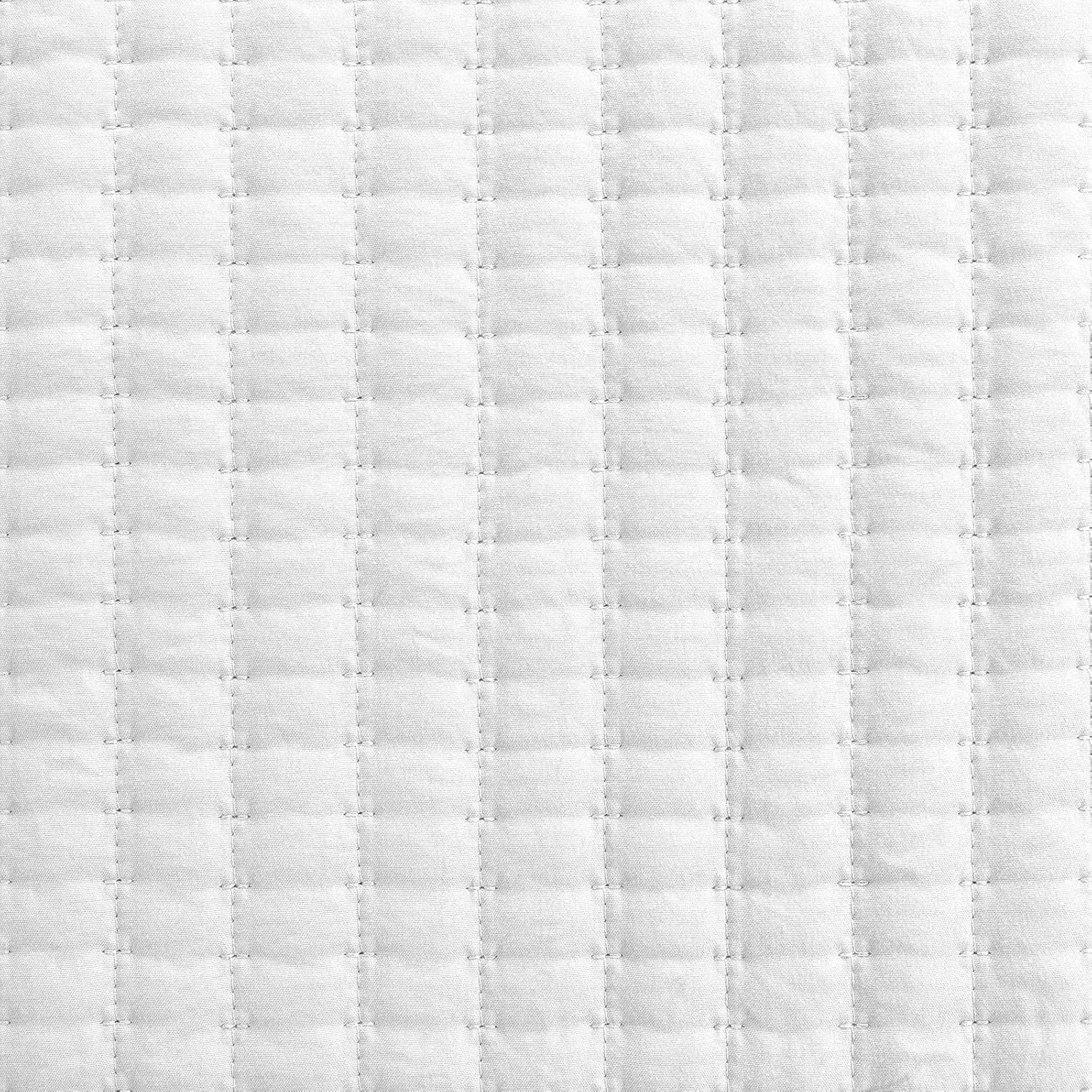 Cotton Quilted Bedspread Set with Small Check Pattern – Soft, Breathable & Easy-Care 3-Piece Bedspread Set