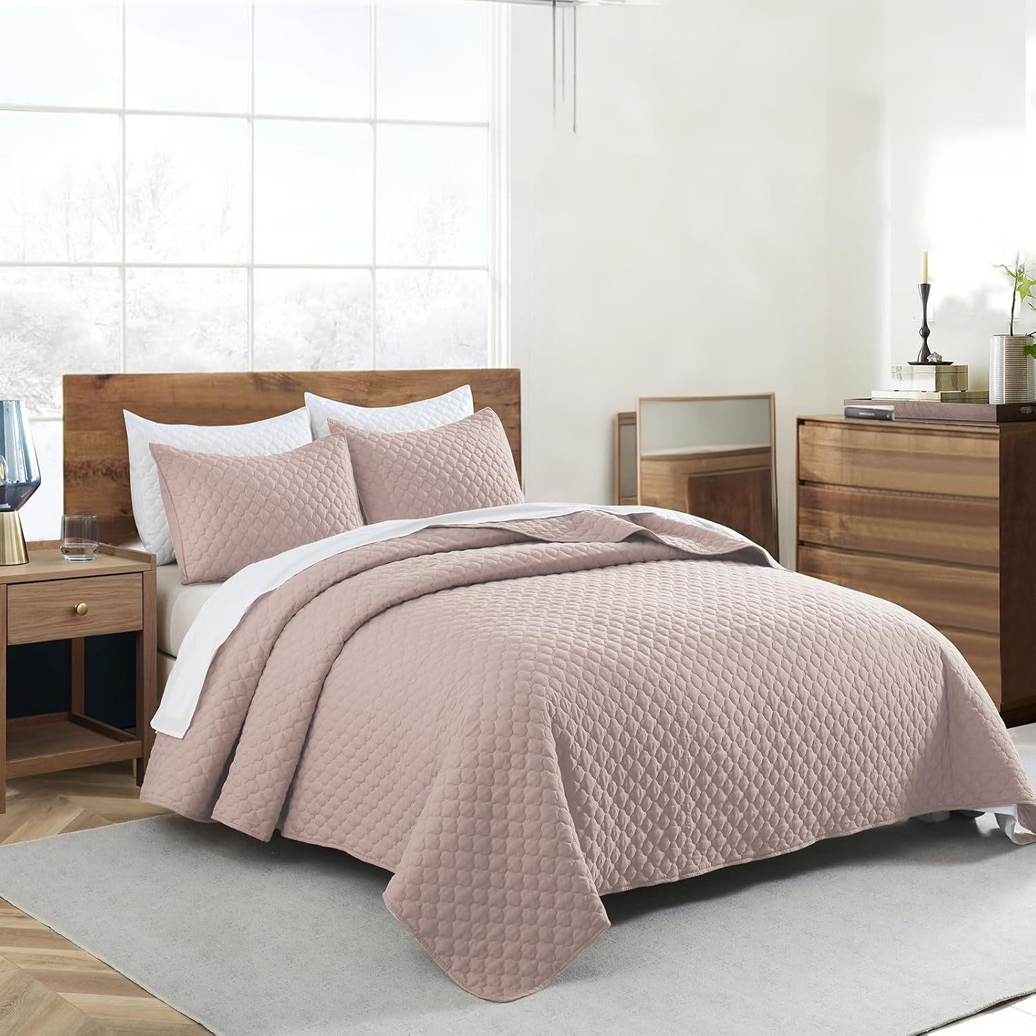 Shell-Shaped Ultrasonic Quilted Bedspread Set – Soft Microfiber, Classic Design & Down-Alternative Filling