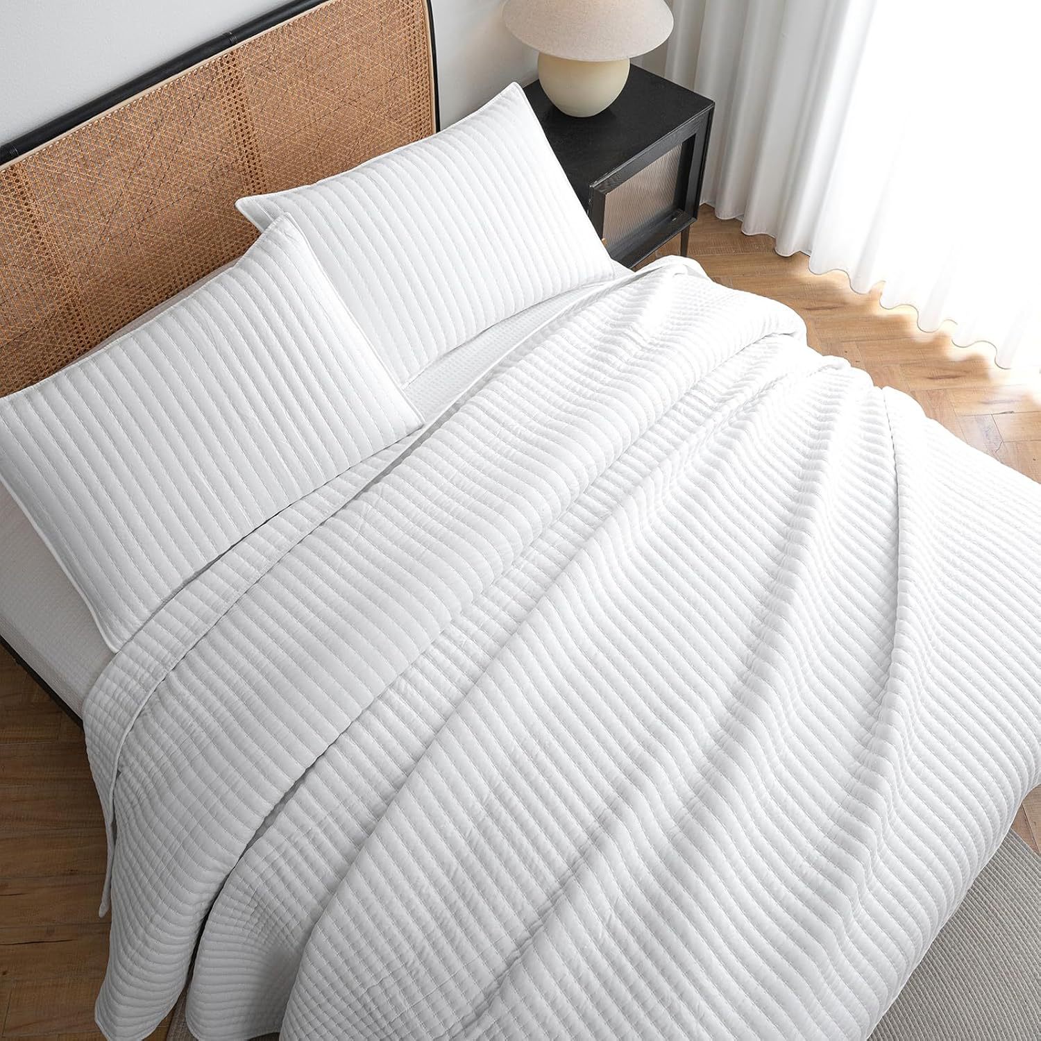 Cotton Quilted Bedspread Set with Small Check Pattern – Soft, Breathable & Easy-Care 3-Piece Bedspread Set