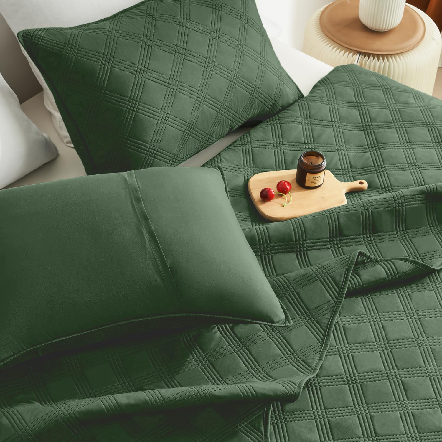 Microfiber Quilted Bedspread Set – Classic Diamond Ultrasonic Embossing, 3-Piece Soft & Breathable Bedspread Set