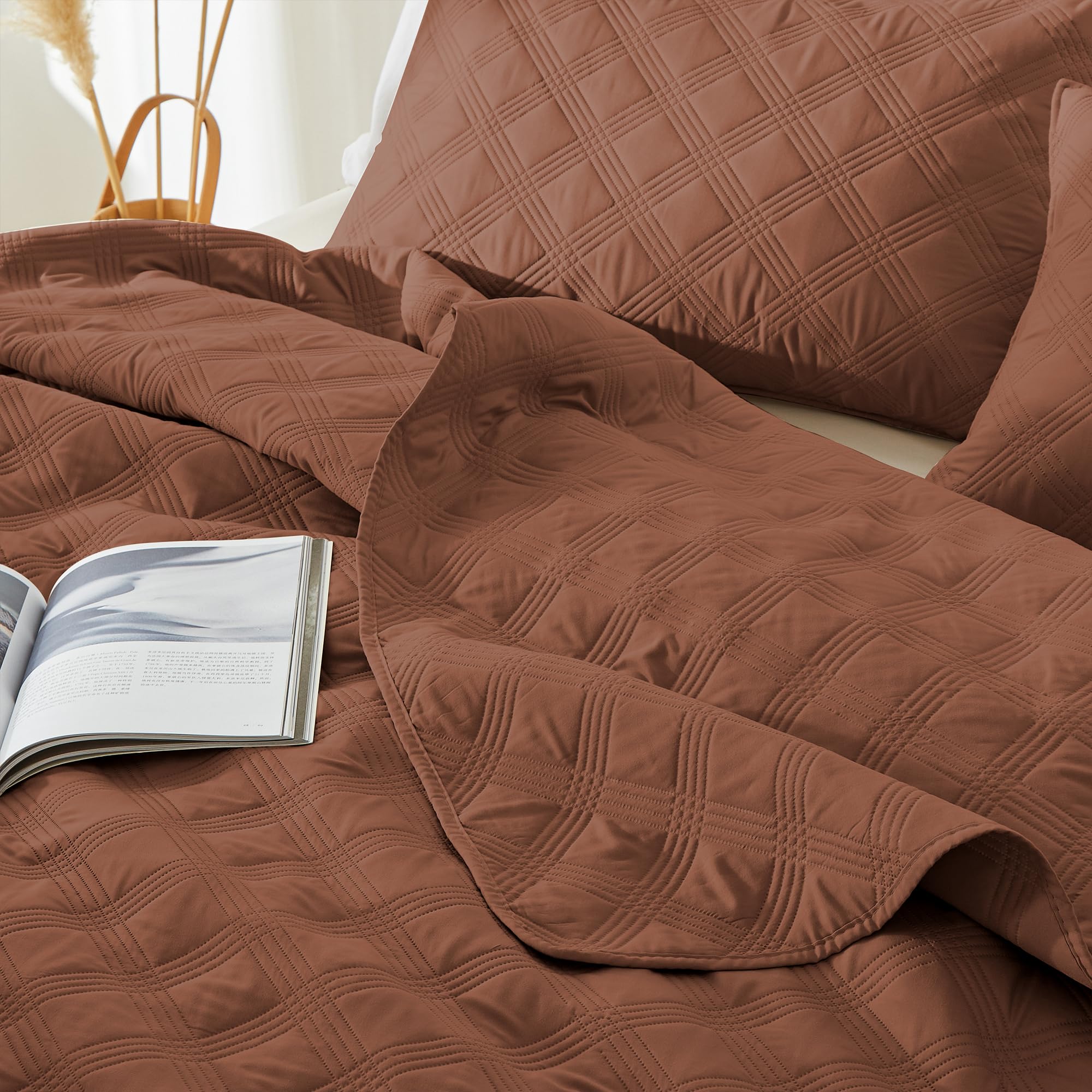 Microfiber Quilted Bedspread Set – Classic Diamond Ultrasonic Embossing, 3-Piece Soft & Breathable Bedspread Set