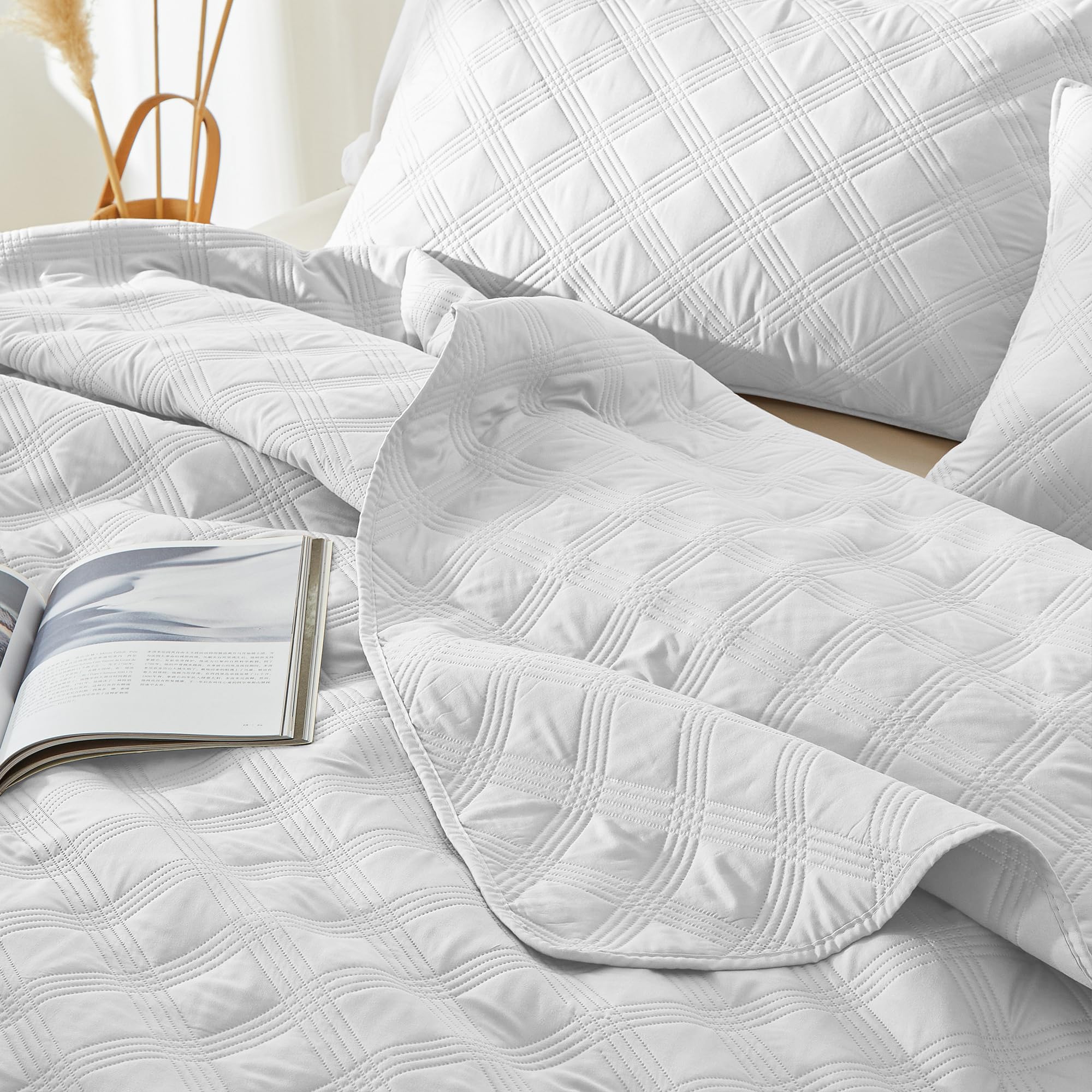 Microfiber Quilted Bedspread Set – Classic Diamond Ultrasonic Embossing, 3-Piece Soft & Breathable Bedspread Set