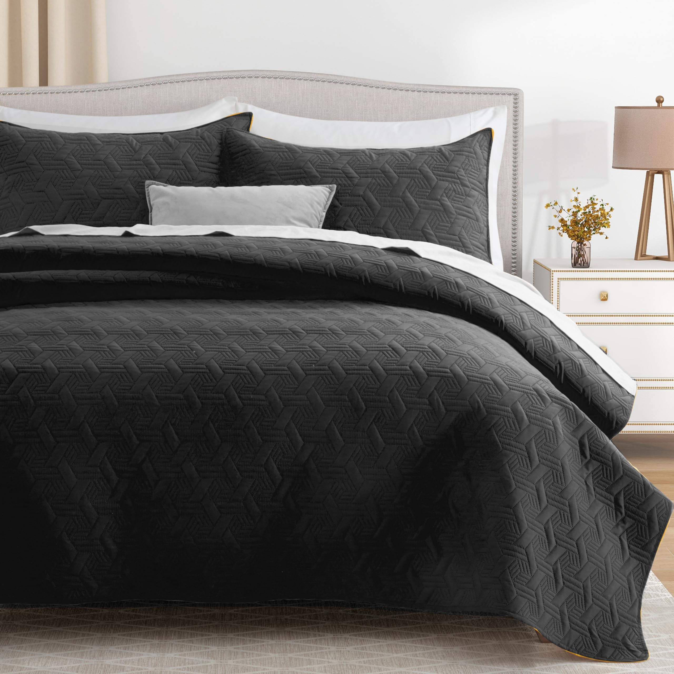 Microfiber Quilted Bedspread Set – Elegant Basket Pattern Ultrasonic Embossing, 3-Piece Soft & Breathable Bedspread Set