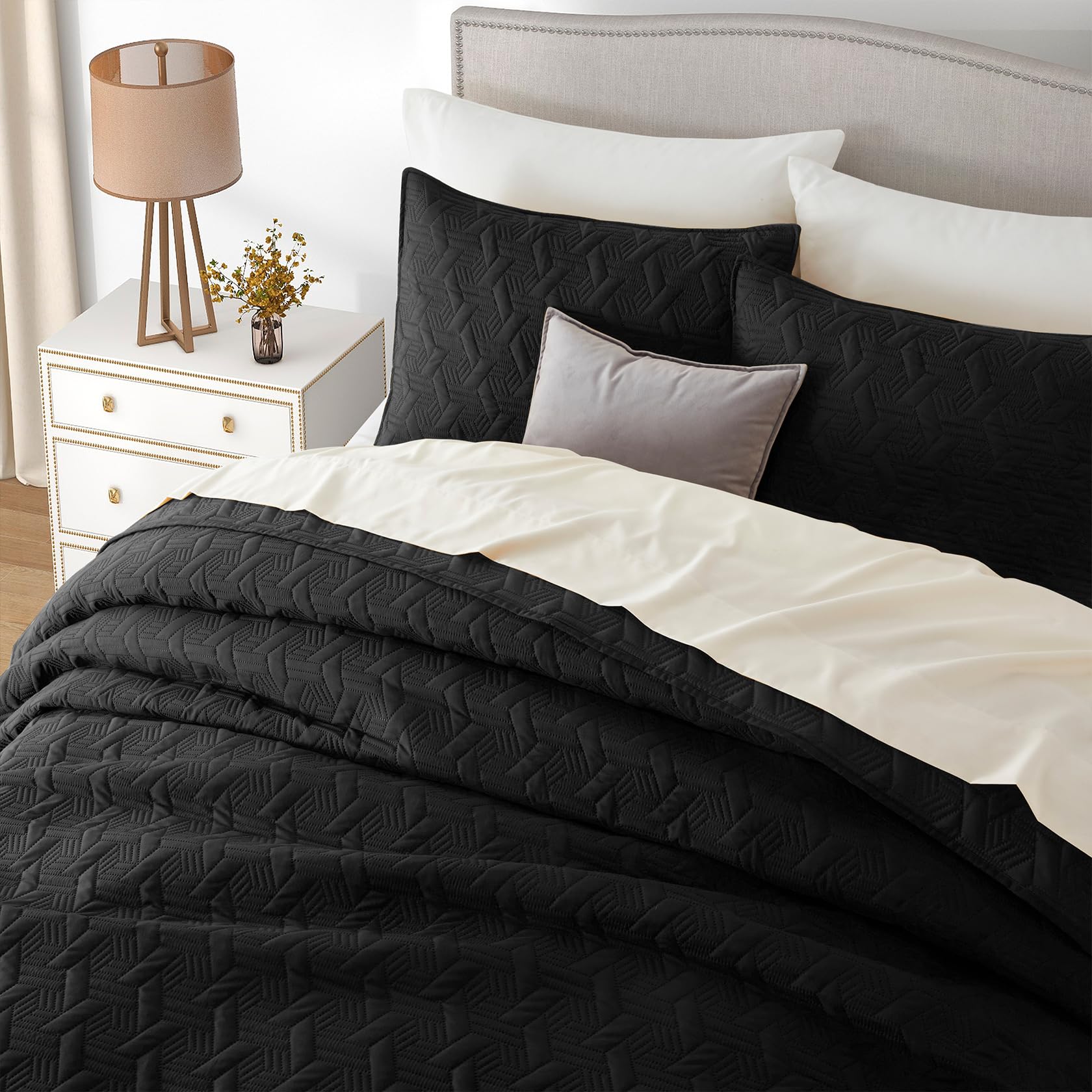 Microfiber Quilted Bedspread Set – Elegant Basket Pattern Ultrasonic Embossing, 3-Piece Soft & Breathable Bedspread Set