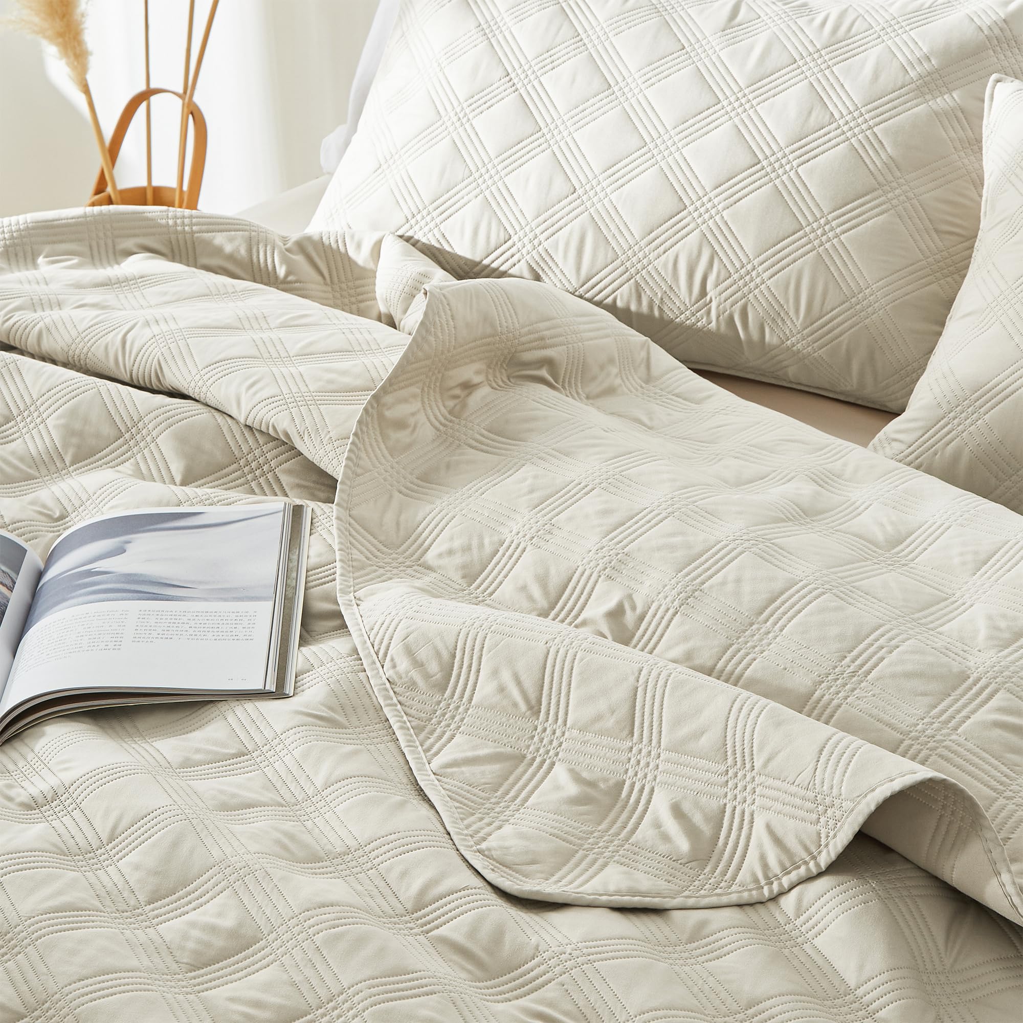 Microfiber Quilted Bedspread Set – Classic Diamond Ultrasonic Embossing, 3-Piece Soft & Breathable Bedspread Set