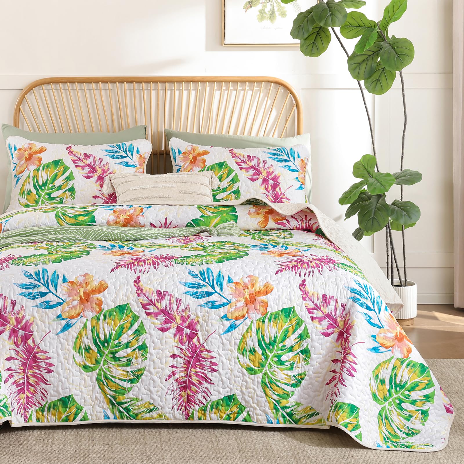 Microfiber Quilted Bedspread Set – Tropical Plants Print, 3-Piece Soft & Breathable Bedspread Set