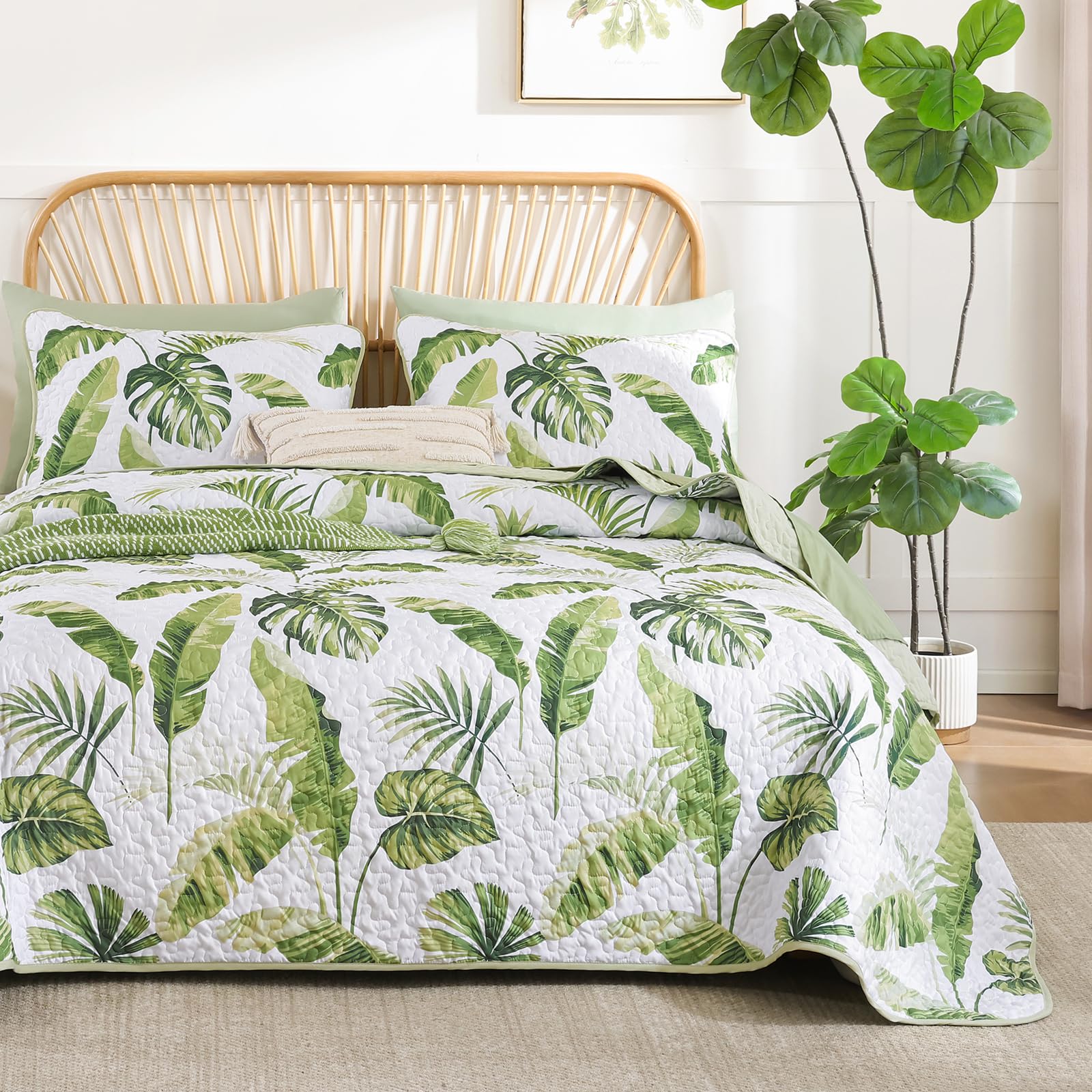 Microfiber Quilted Bedspread Set – Tropical Plants Print, 3-Piece Soft & Breathable Bedspread Set