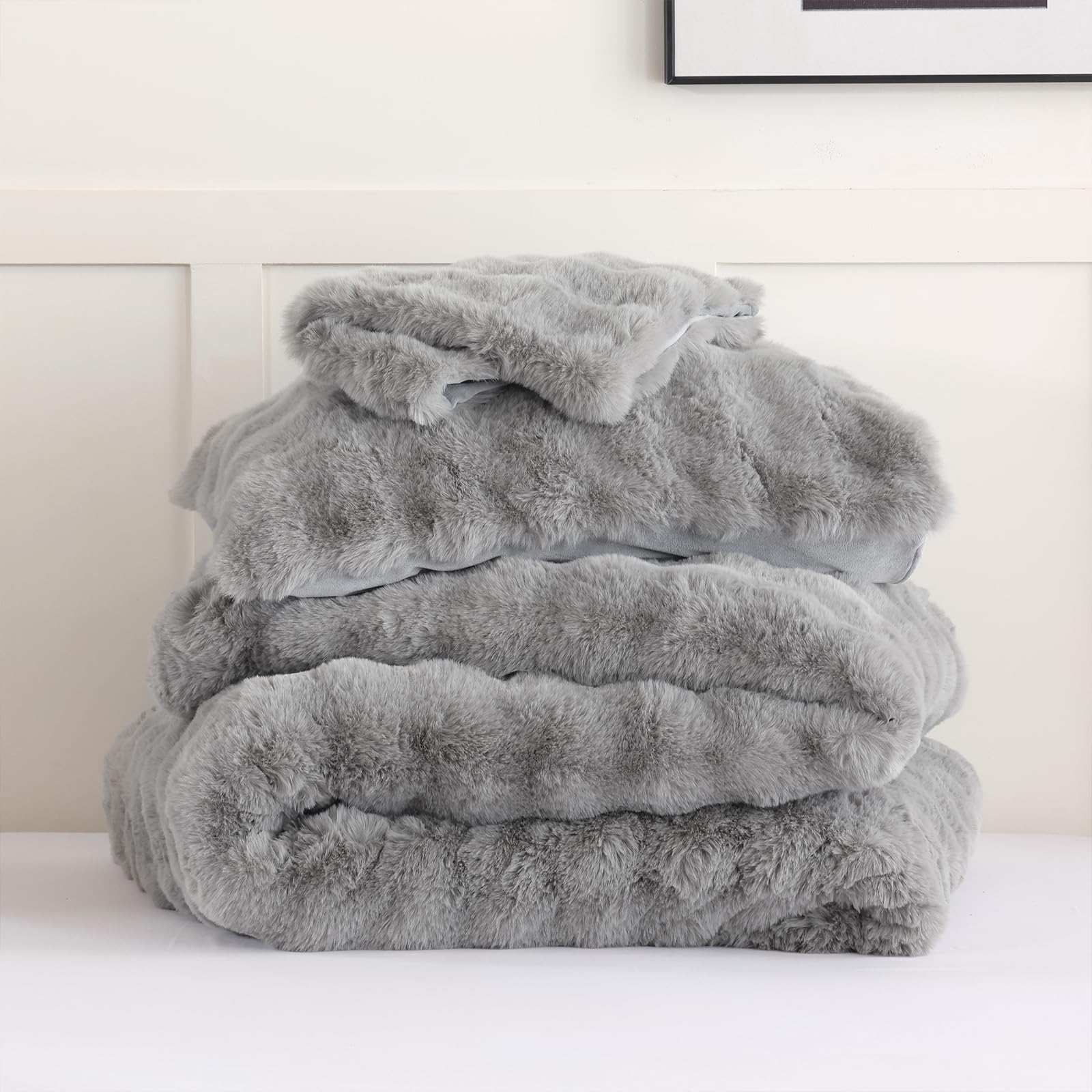 Luxury Faux Rabbit Fur Bubble Comforter Set – Wave Texture Design, Soft & Warm Bedding with Milk Velvet Back