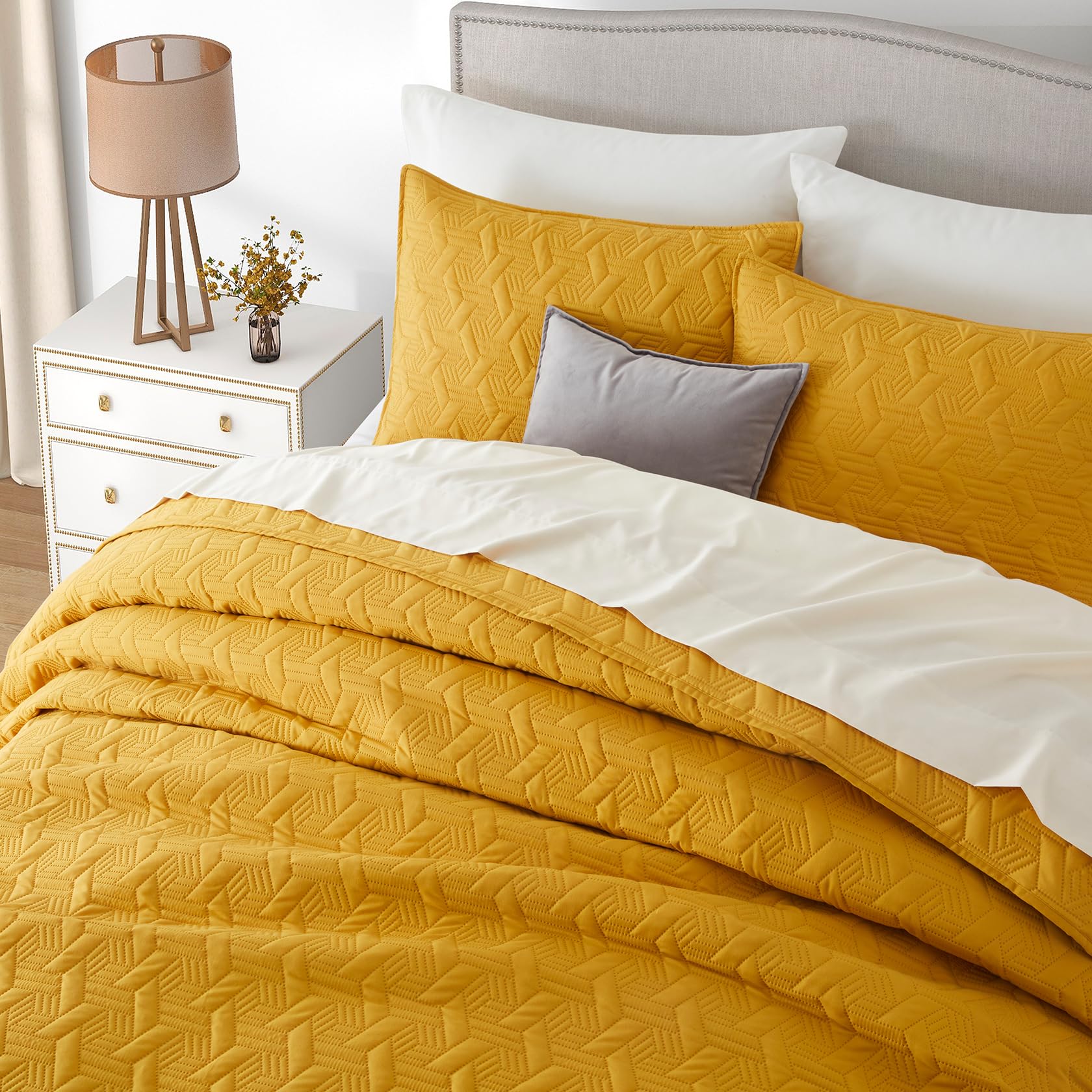 Microfiber Quilted Bedspread Set – Elegant Basket Pattern Ultrasonic Embossing, 3-Piece Soft & Breathable Bedspread Set