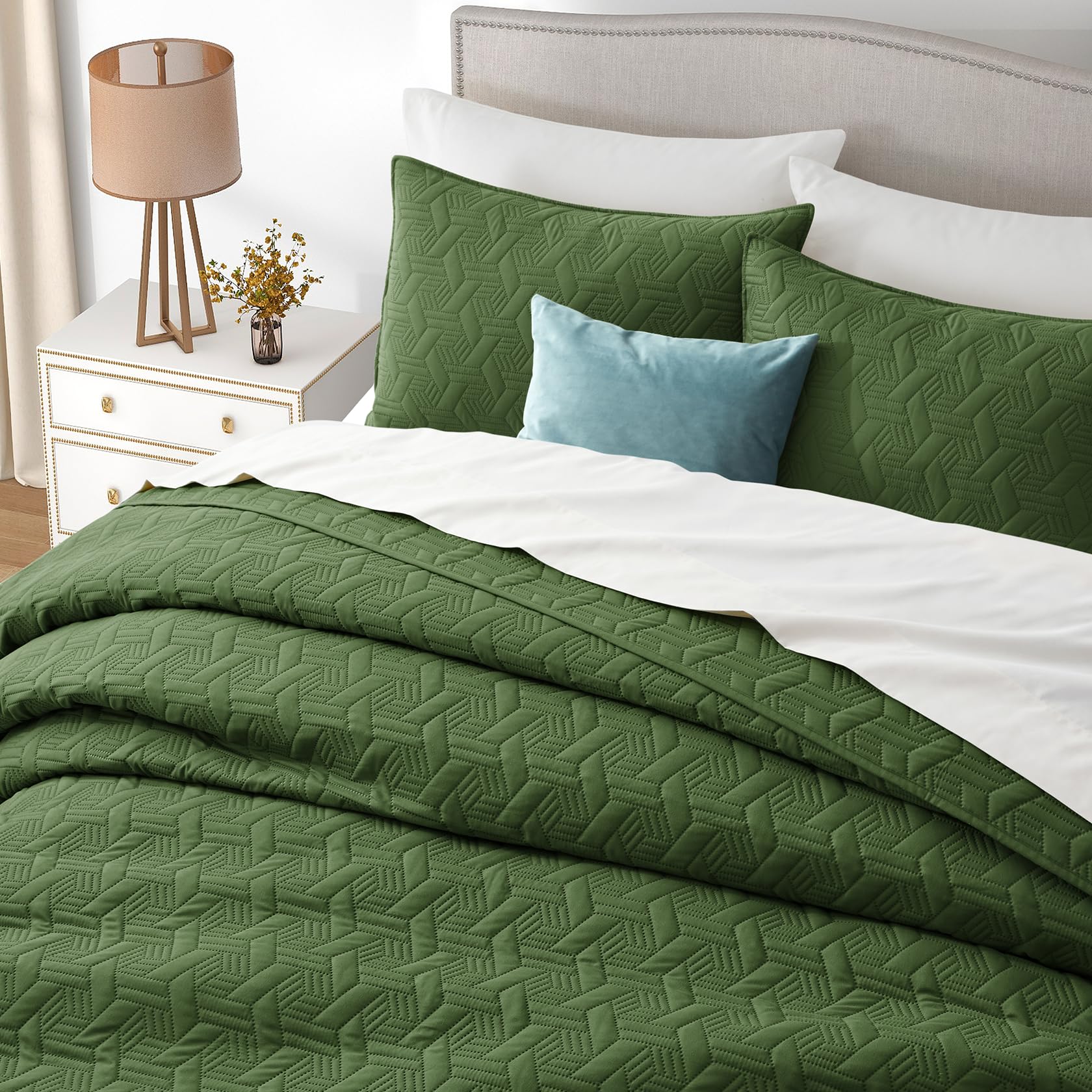 Microfiber Quilted Bedspread Set – Elegant Basket Pattern Ultrasonic Embossing, 3-Piece Soft & Breathable Bedspread Set