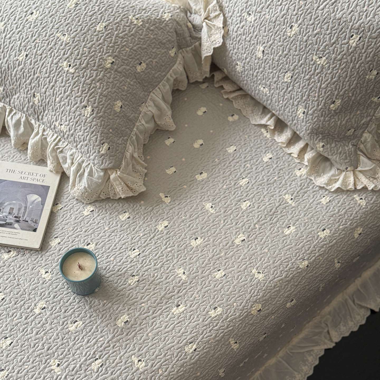 Cotton Quilted Bedspread Set – French Floral printed with Large Lace Trim, 3-Piece Soft & Breathable Bedspread