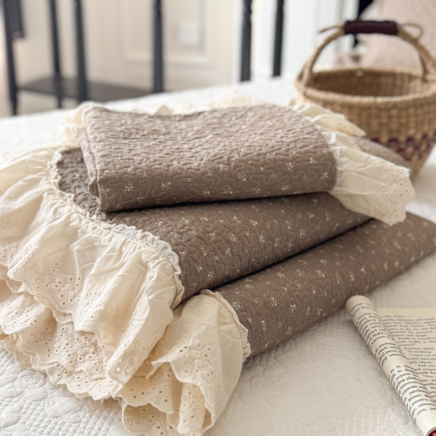 Cotton Quilted Bedspread Set – French Floral printed with Large Lace Trim, 3-Piece Soft & Breathable Bedspread