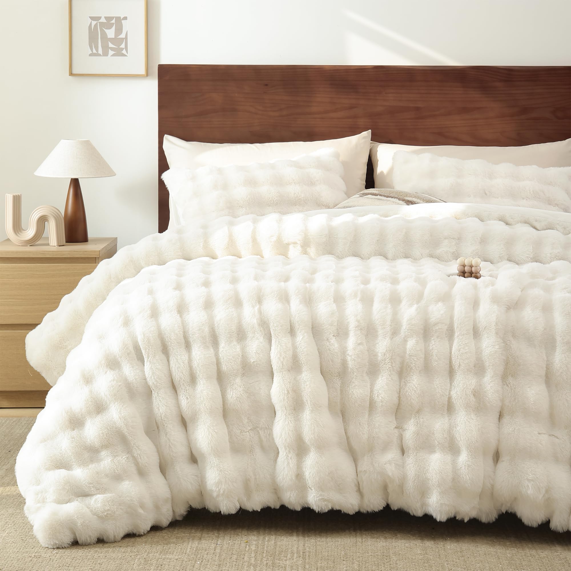 Luxury Faux Rabbit Fur Bubble Comforter Set – Wave Texture Design, Soft & Warm Bedding with Milk Velvet Back