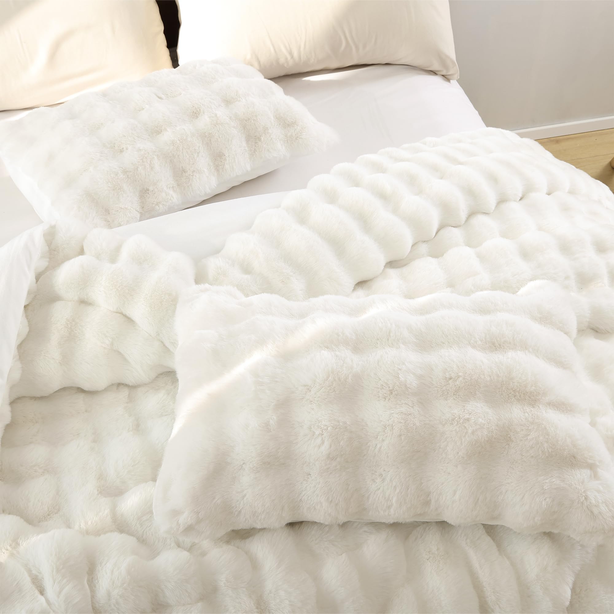 Luxury Faux Rabbit Fur Bubble Comforter Set – Wave Texture Design, Soft & Warm Bedding with Milk Velvet Back