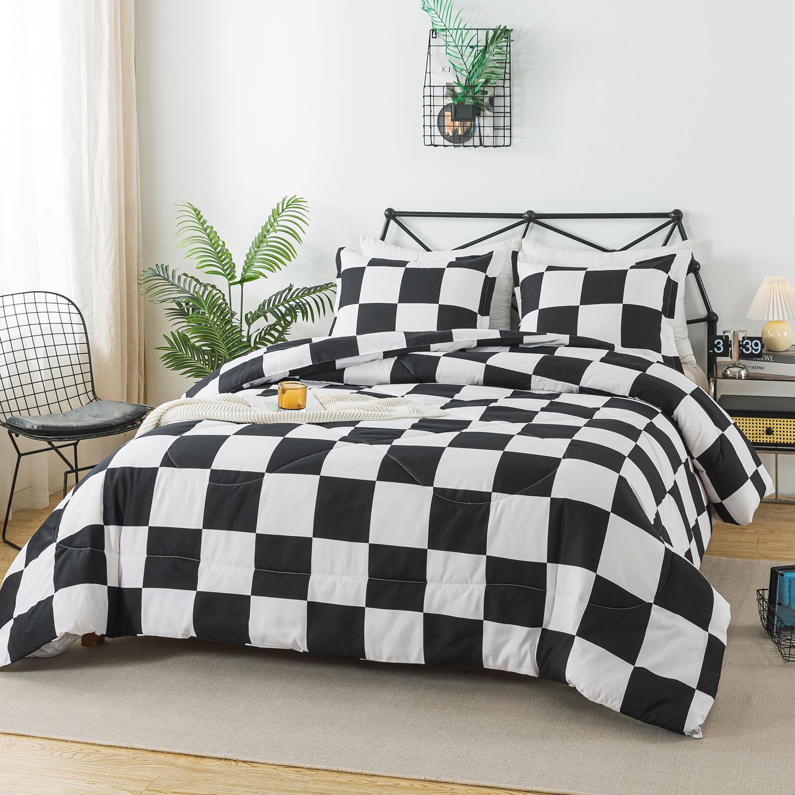 Black & White Checkered Microfiber Comforter Set – Soft Brushed Fabric, Lightweight & Durable Bedding