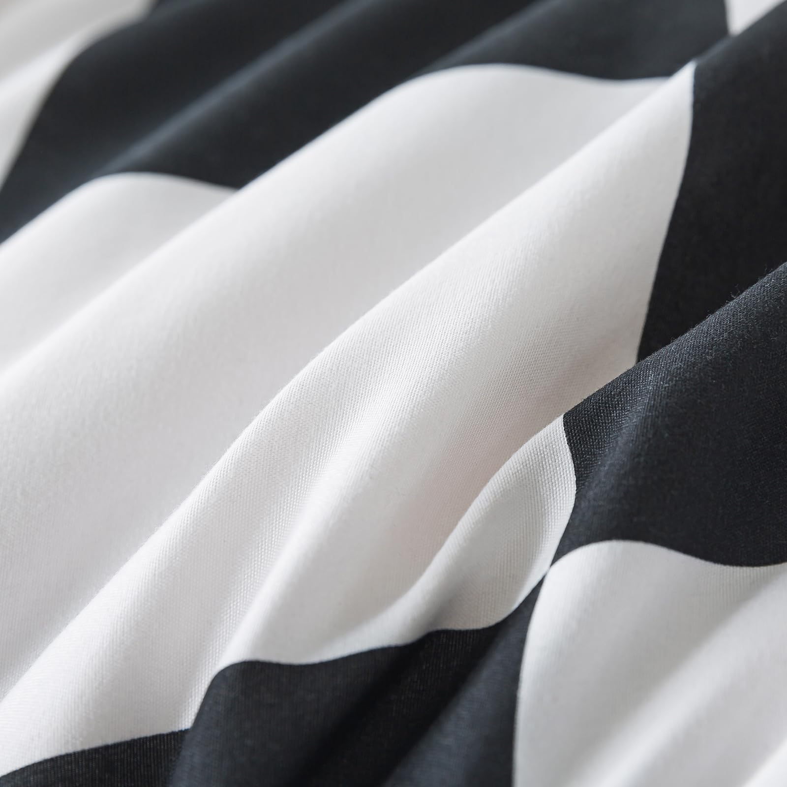 Black & White Checkered Microfiber Comforter Set – Soft Brushed Fabric, Lightweight & Durable Bedding