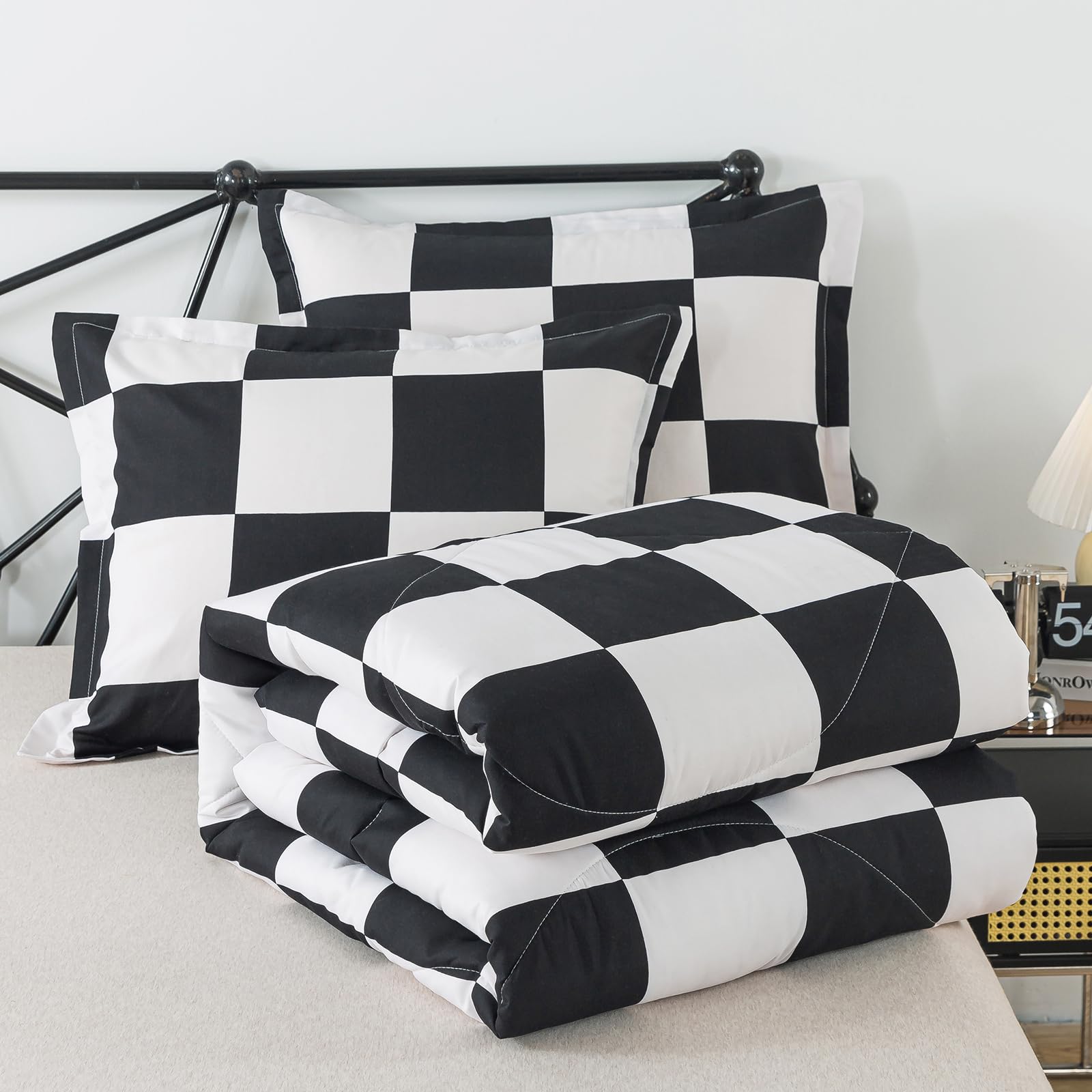 Black & White Checkered Microfiber Comforter Set – Soft Brushed Fabric, Lightweight & Durable Bedding