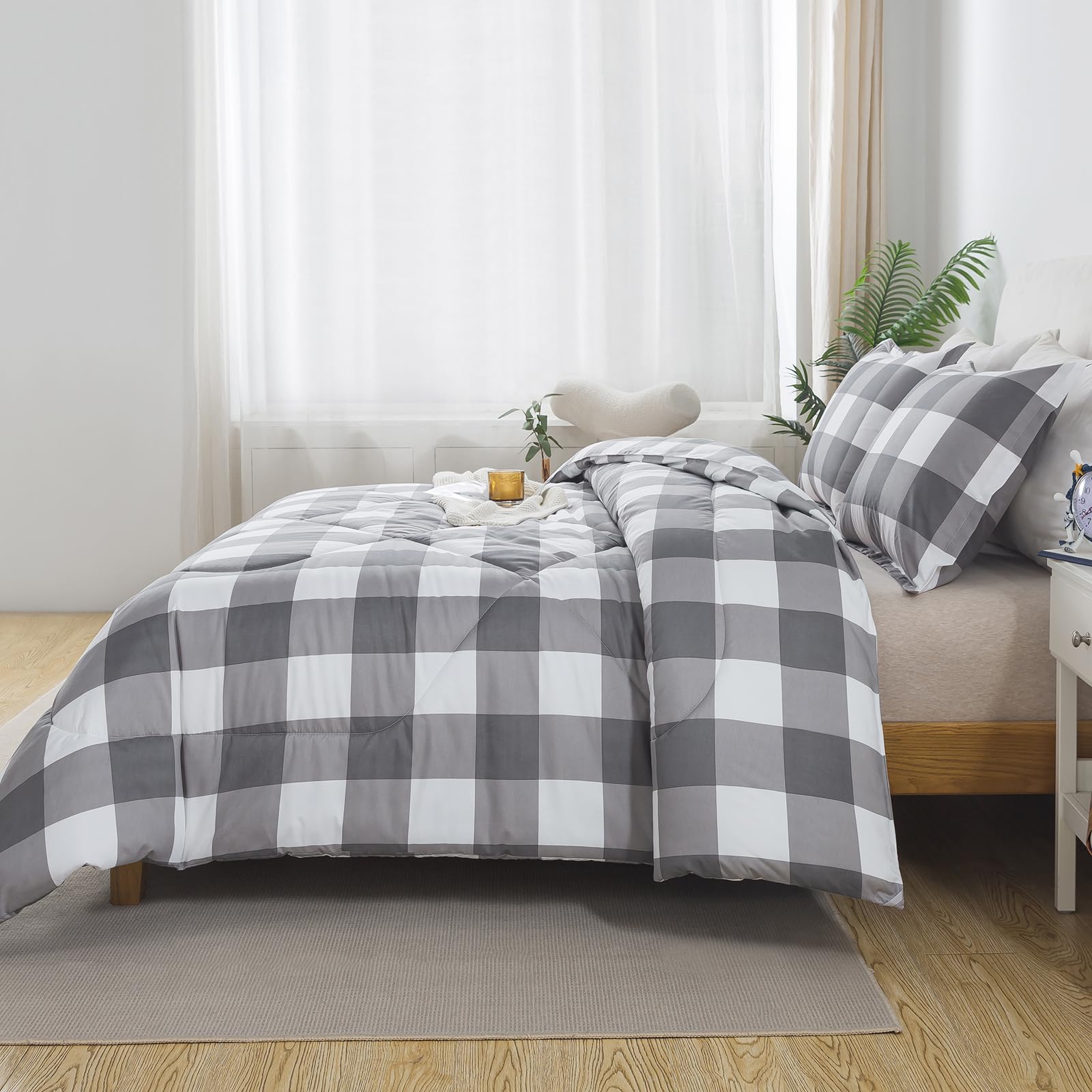 Black & White Checkered Microfiber Comforter Set – Soft Brushed Fabric, Lightweight & Durable Bedding