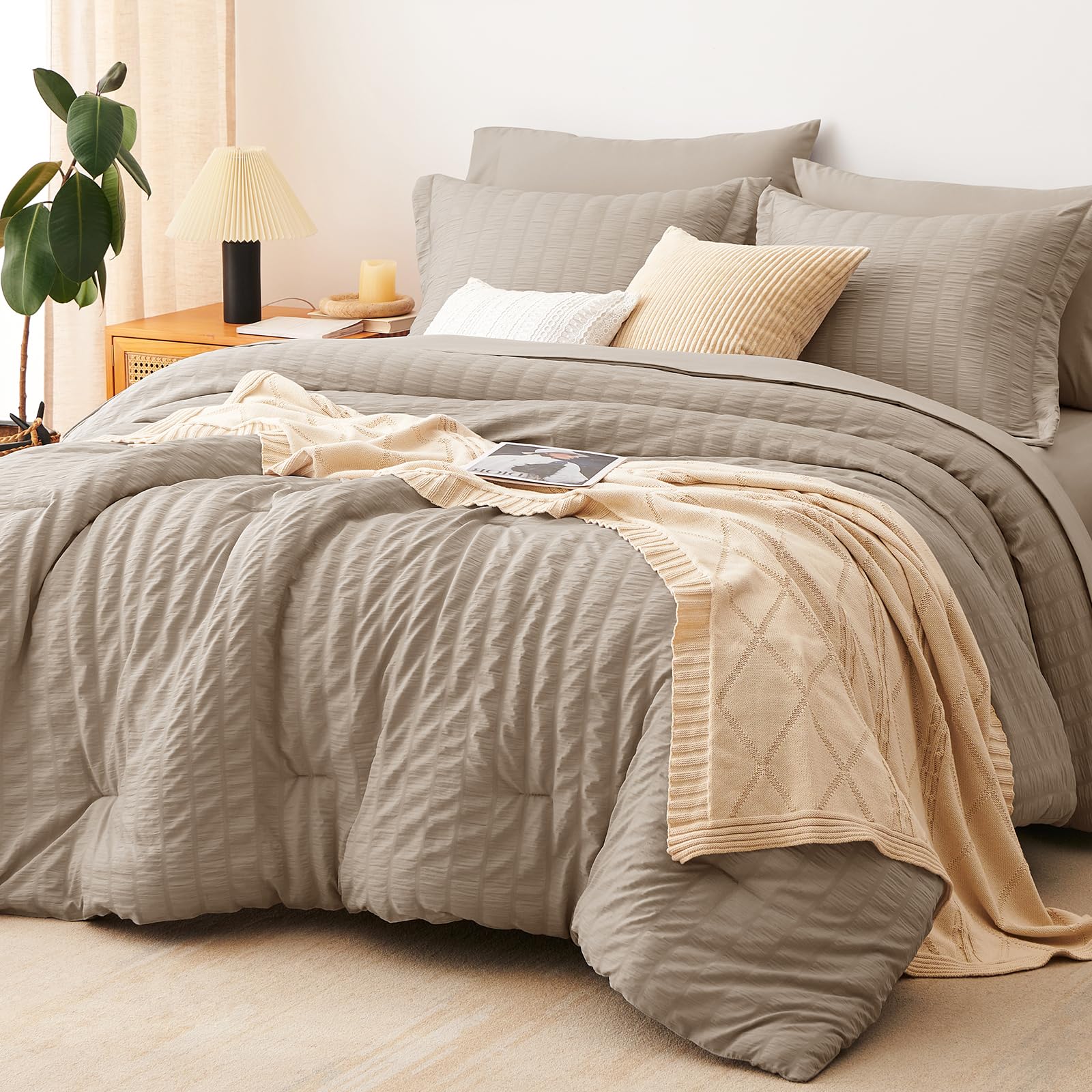 Seersucker Comforter Set – Lightweight, Textured & Soft Bedding for All Seasons