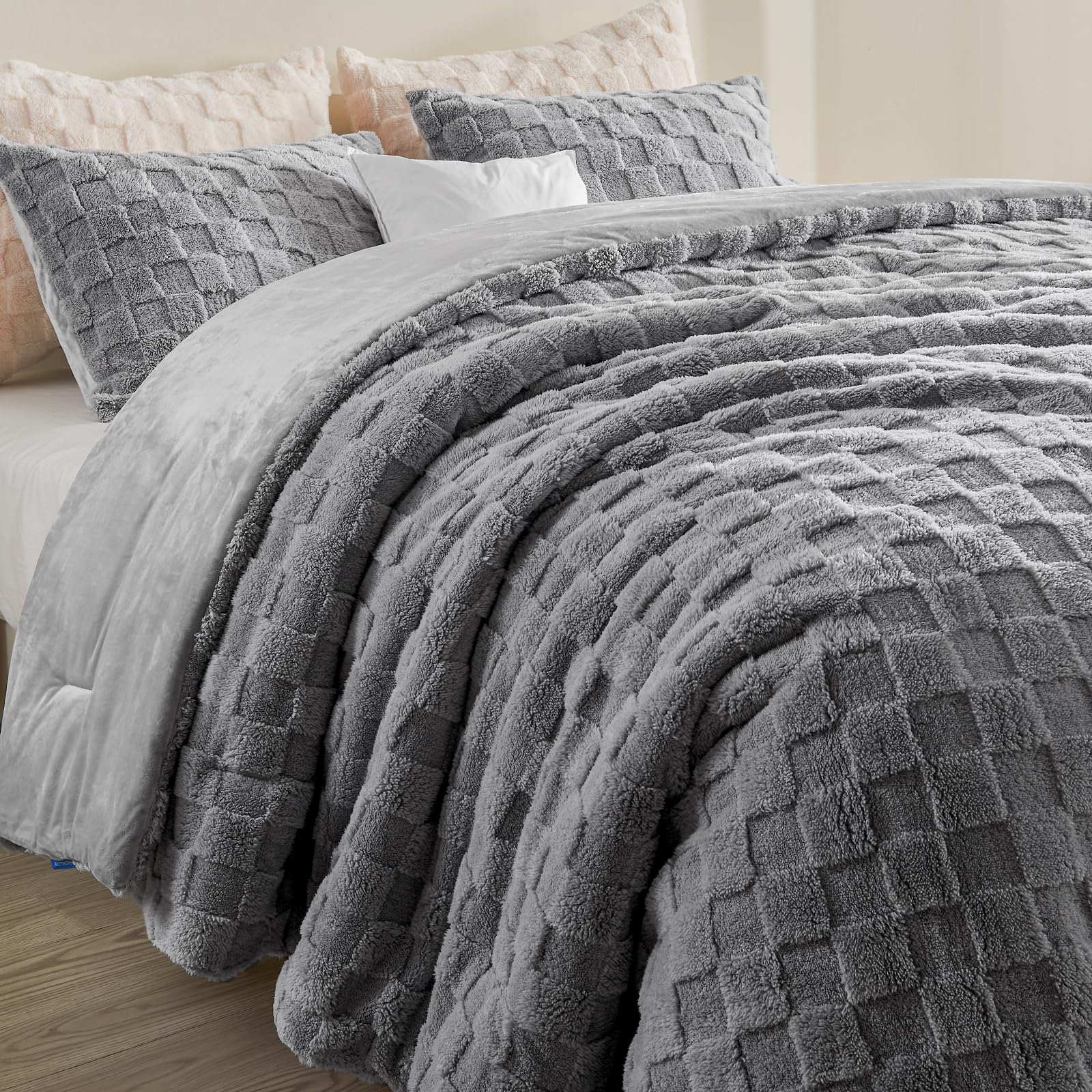 Ultra-Soft Checkered Fleece Blanket Set — Warm, Fluffy, Reversible Winter Bedding