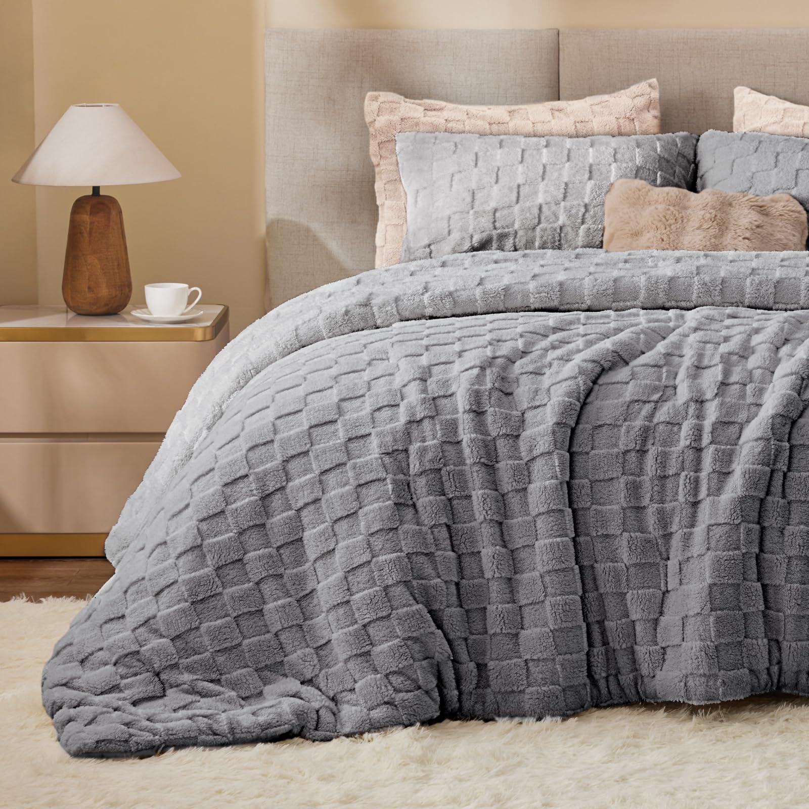 Ultra-Soft Checkered Fleece Blanket Set — Warm, Fluffy, Reversible Winter Bedding