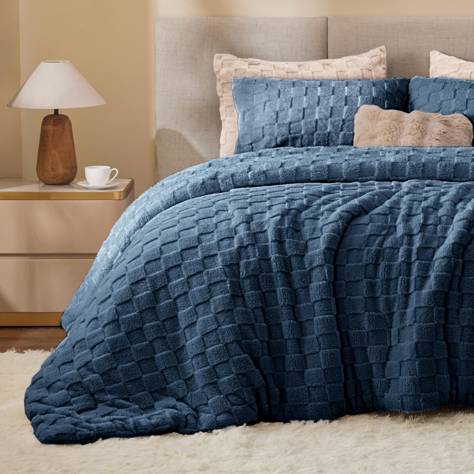 Ultra-Soft Checkered Fleece Blanket Set — Warm, Fluffy, Reversible Winter Bedding