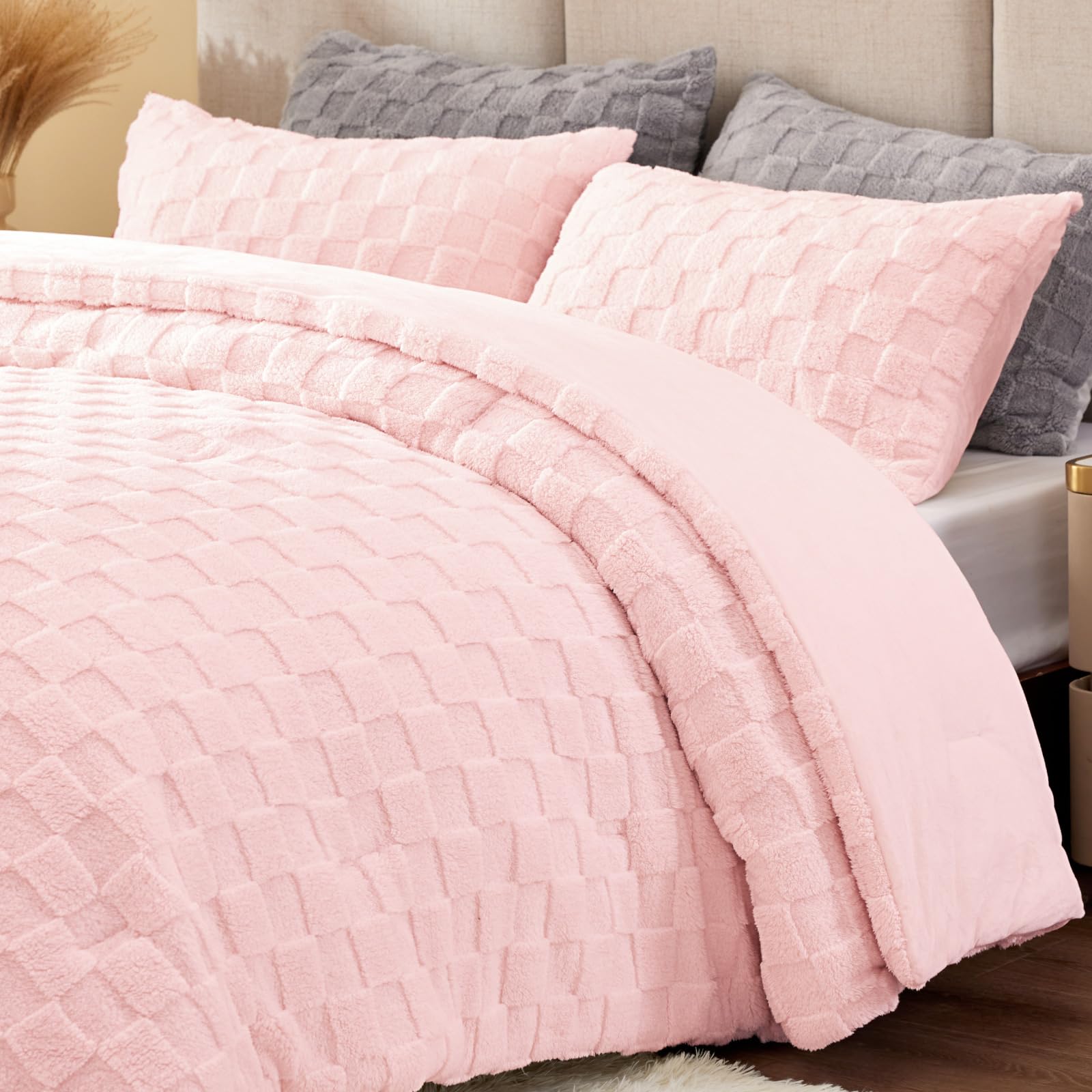 Ultra-Soft Checkered Fleece Blanket Set — Warm, Fluffy, Reversible Winter Bedding