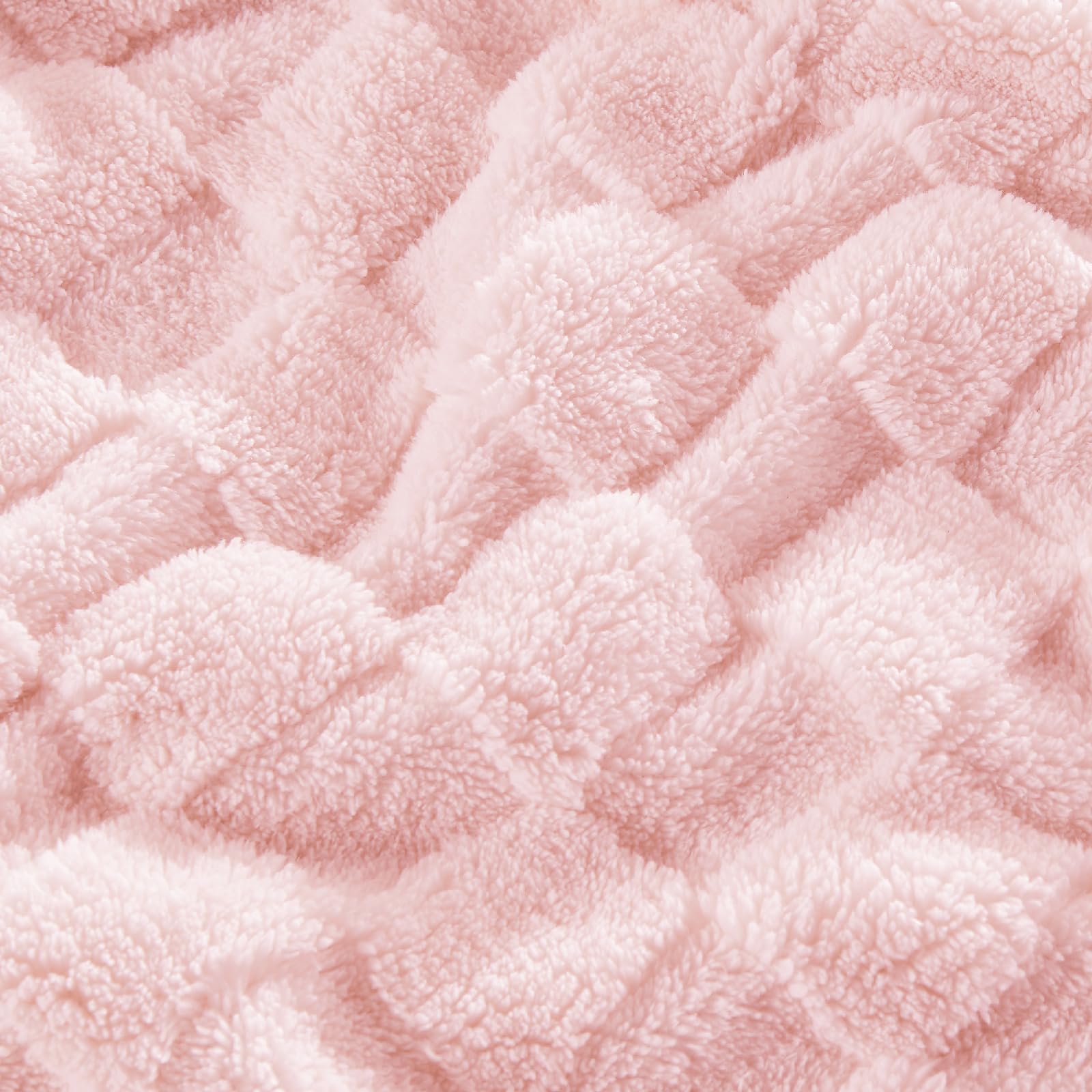 Ultra-Soft Checkered Fleece Blanket Set — Warm, Fluffy, Reversible Winter Bedding