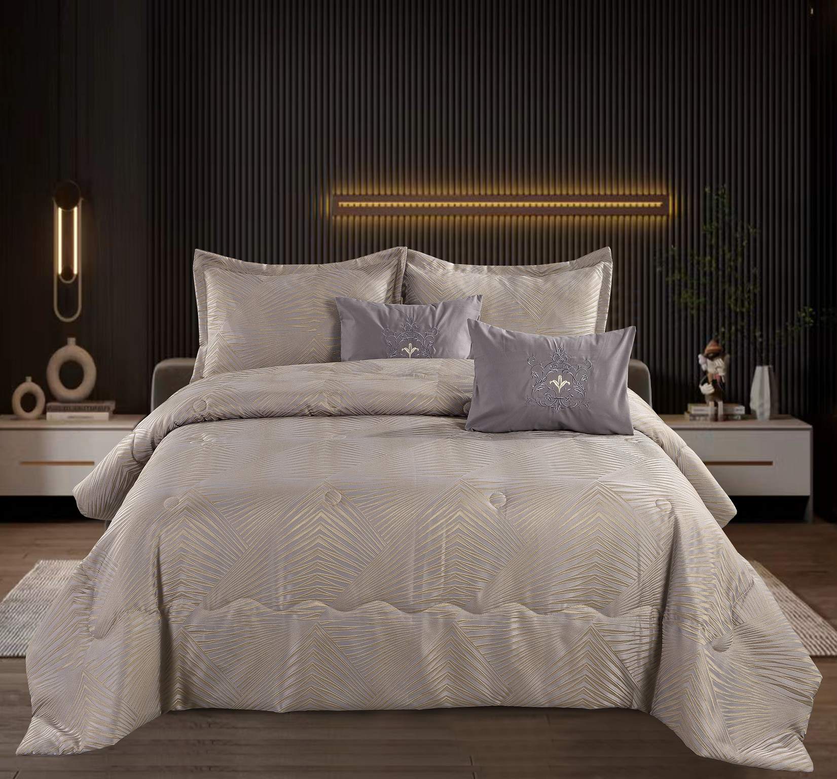 Luxury Jacquard Quilt 6-Piece Set – Elegant Design, Soft Comfort & Easy Care