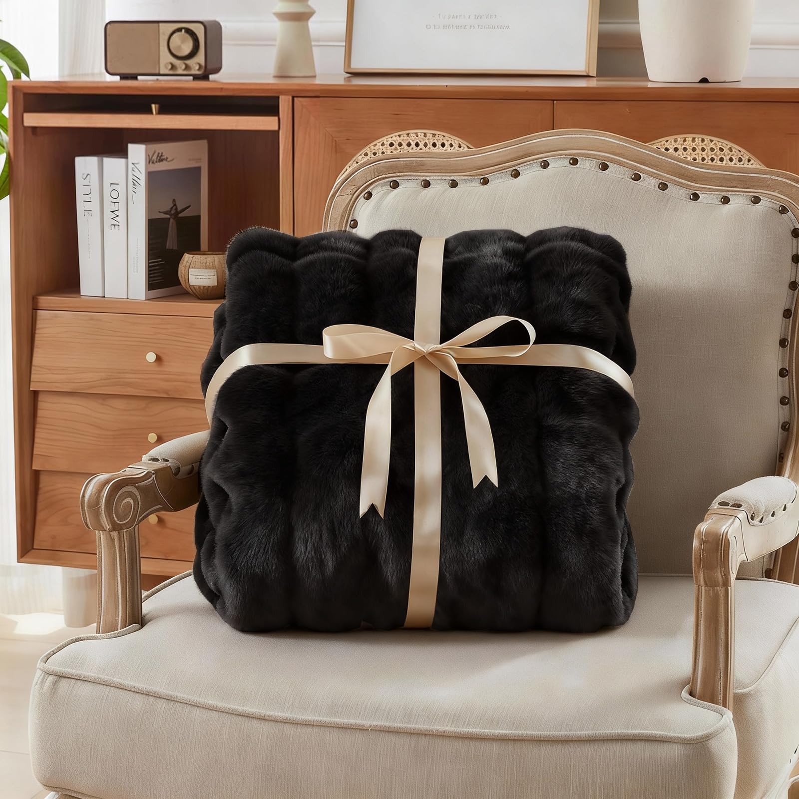 Dual-Layer Faux Rabbit Fur & Fleece Blanket – Bubble Wave Design, Soft & Durable Cozy Throw