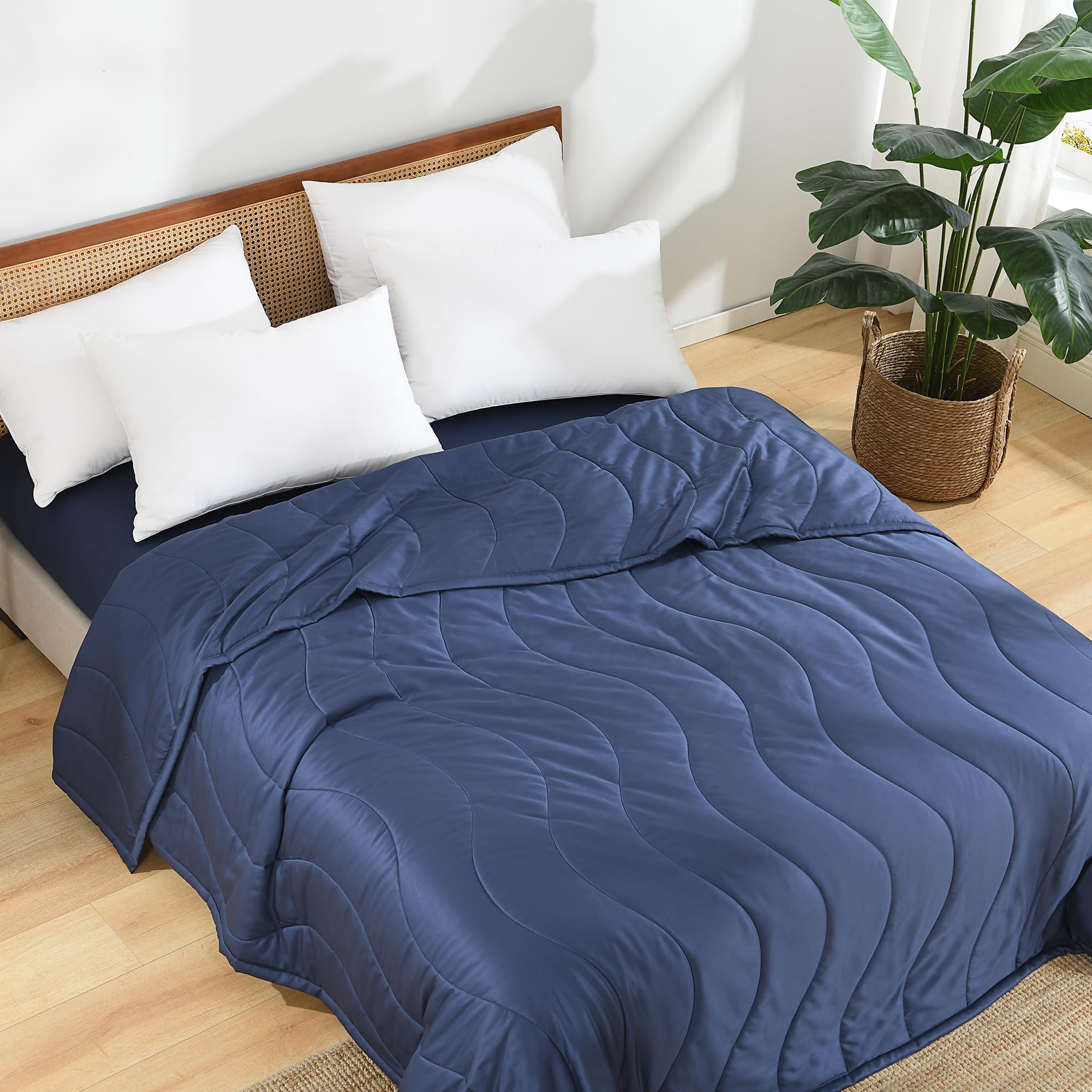 Cooling Bamboo Fiber Summer Quilt – Lightweight, Breathable & Silky Soft