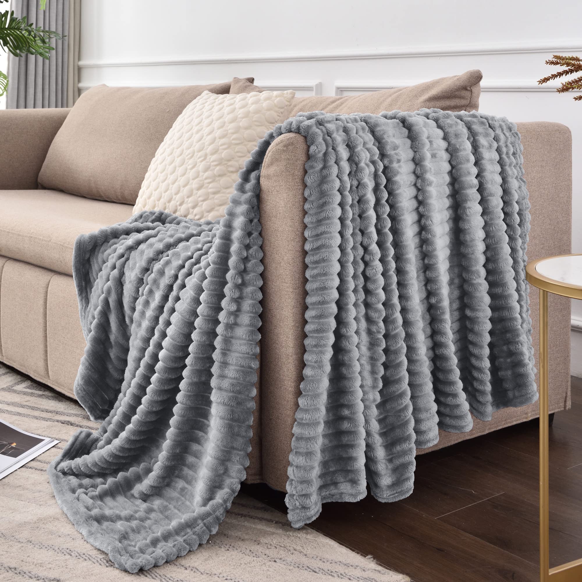 3D Ribbed Striped Fleece Blanket – Ultra-Soft, Lightweight & Warm