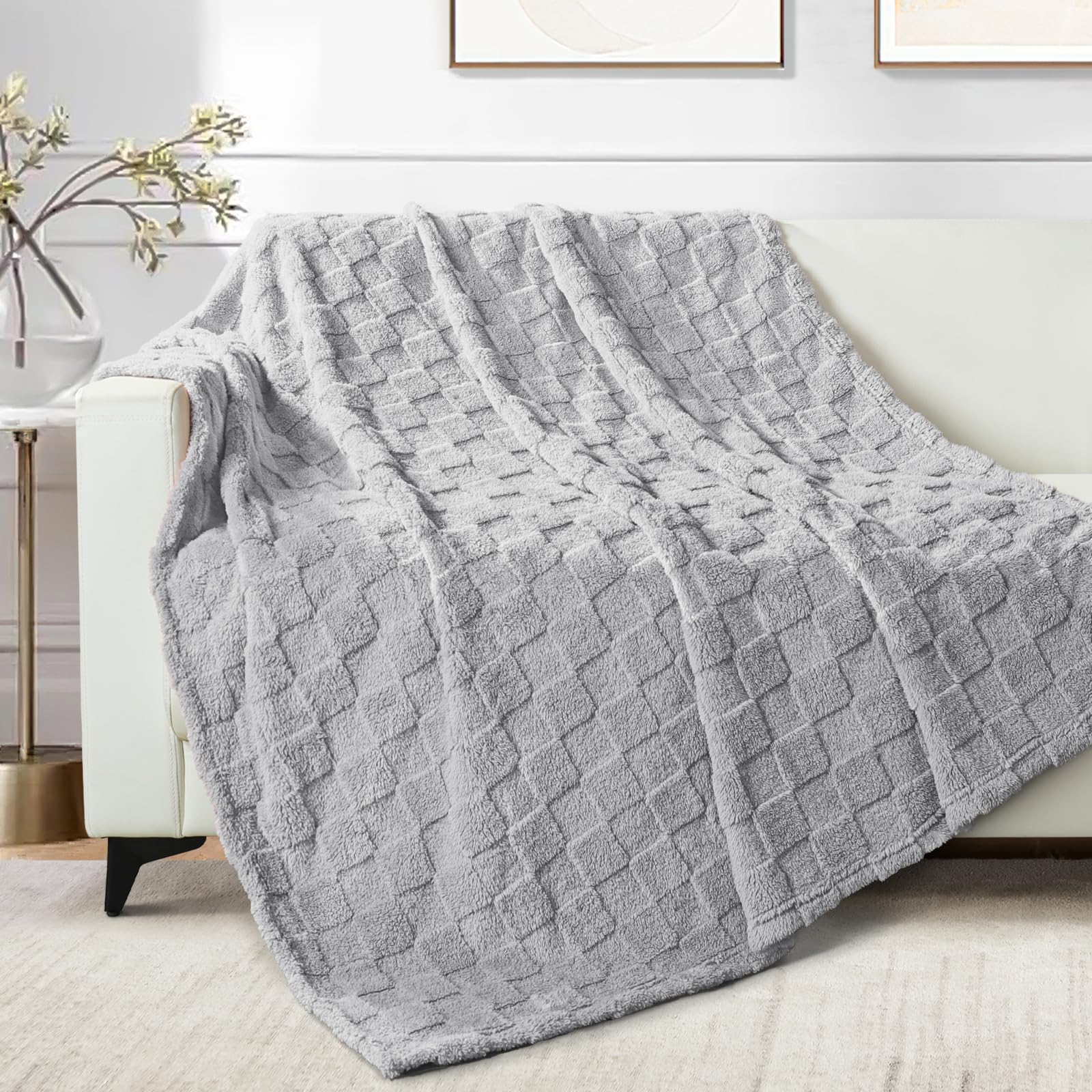 Ultra-Soft Flannel Jacquard Checkered Blanket – Lightweight, Warm & Stylish