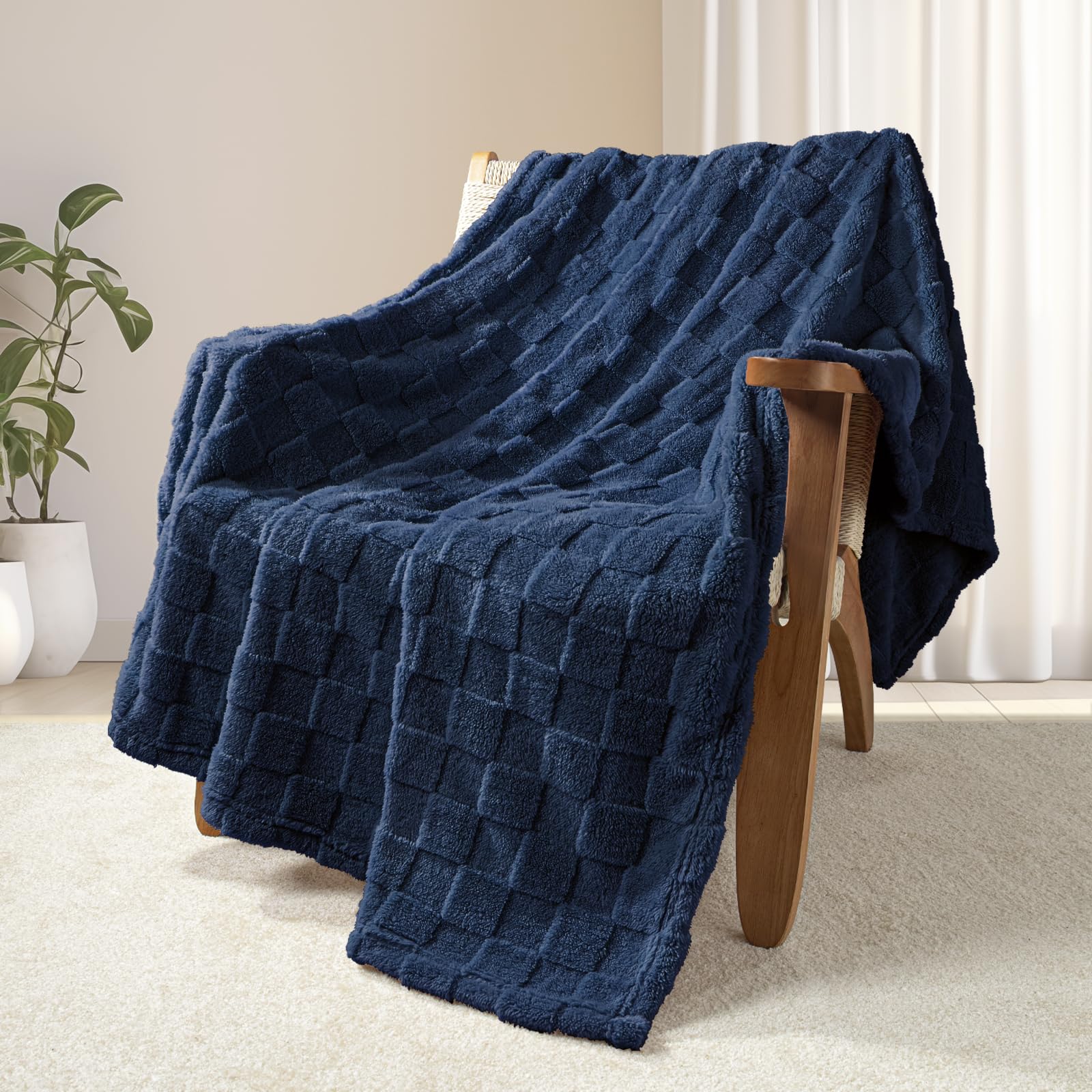 Ultra-Soft Flannel Jacquard Checkered Blanket – Lightweight, Warm & Stylish