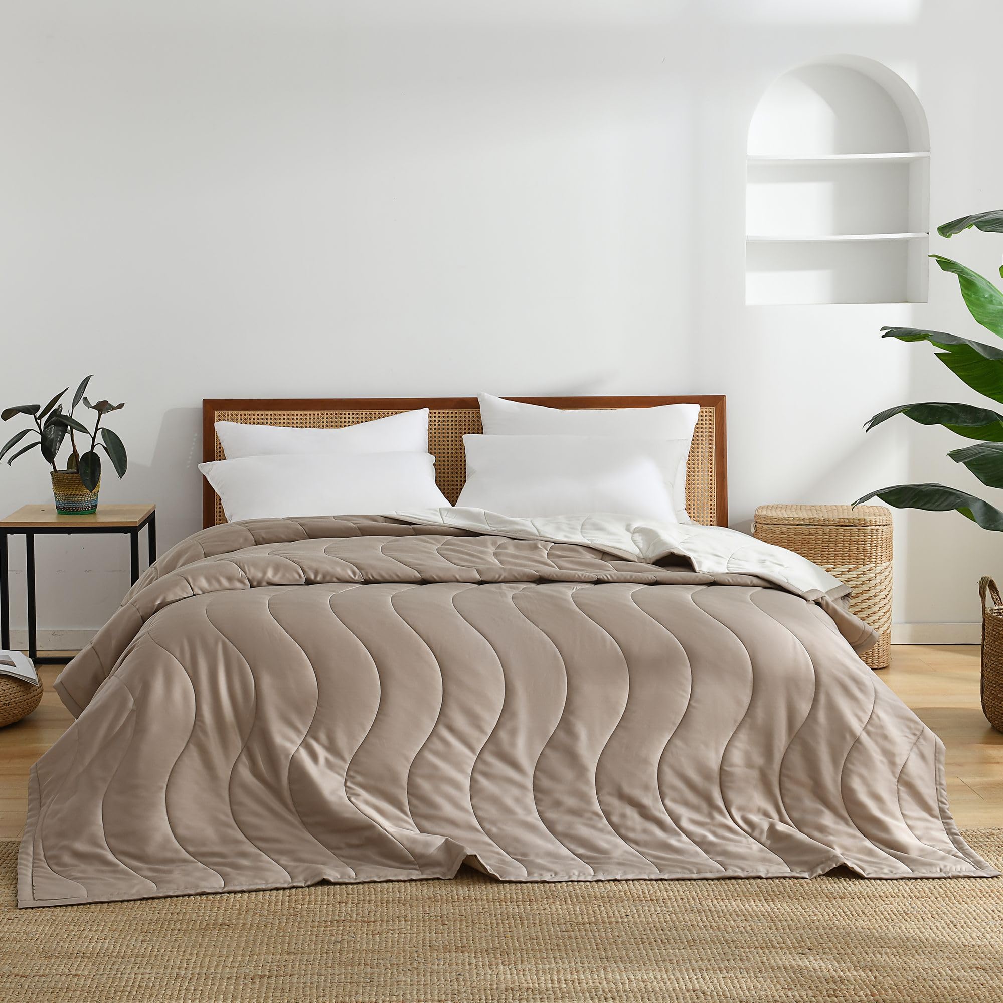 Cooling Bamboo Fiber Summer Quilt – Lightweight, Breathable & Silky Soft