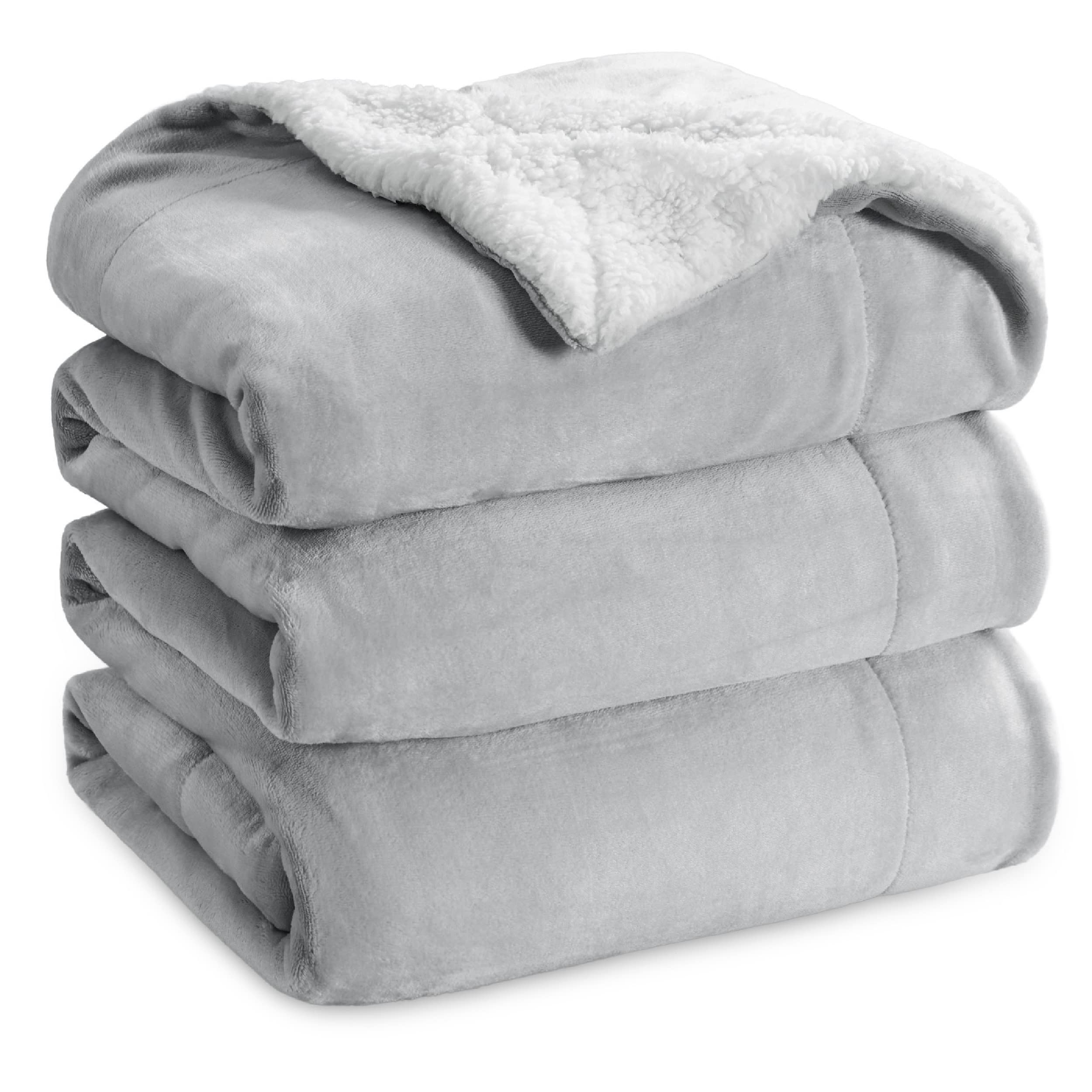 Dual-Layer Flannel & Sherpa Fleece Blanket – Soft, Cozy & Durable