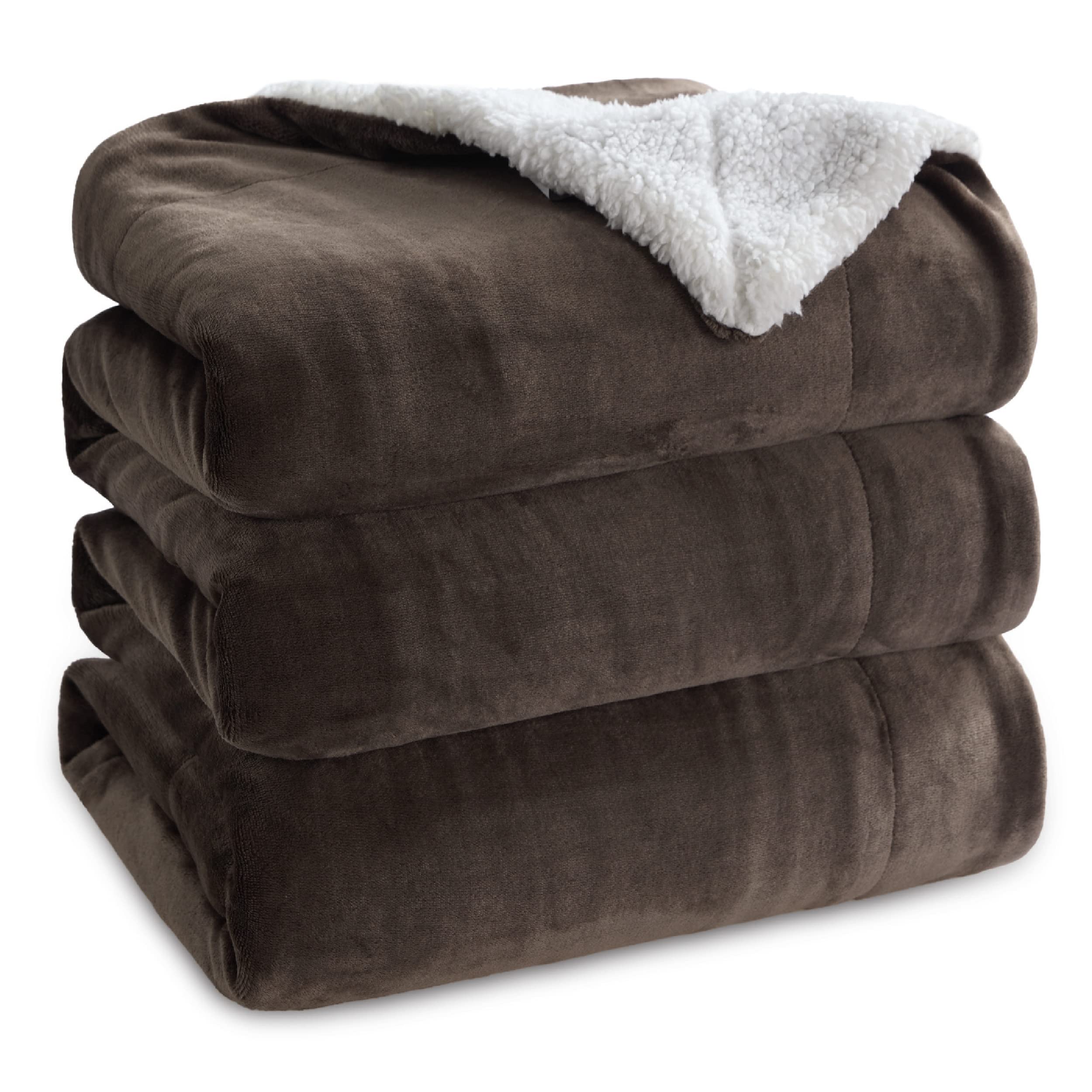 Dual-Layer Flannel & Sherpa Fleece Blanket – Soft, Cozy & Durable