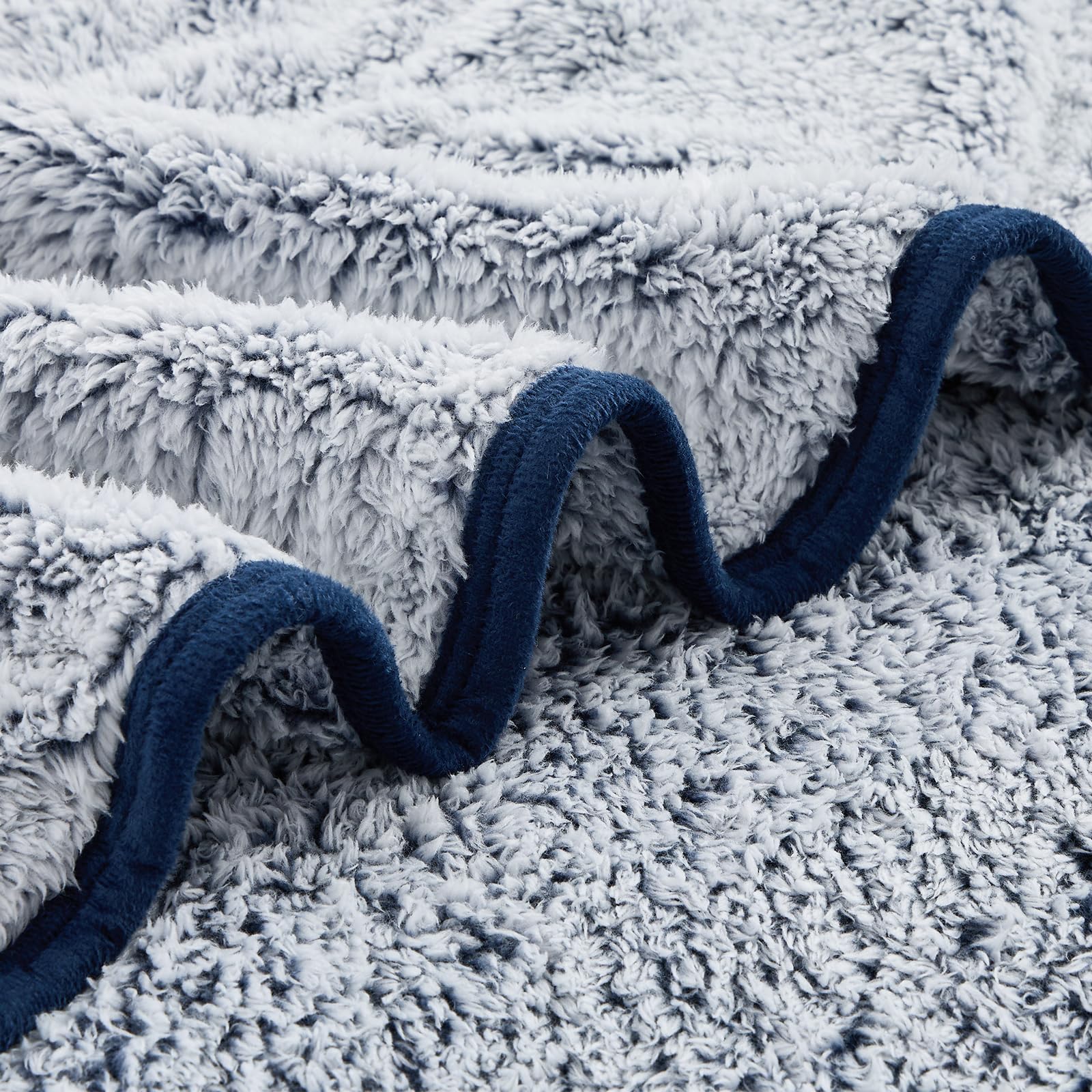 Double-Sided Sherpa Fleece Blanket – Ultra-Soft, Fluffy & Warm Cozy Throw