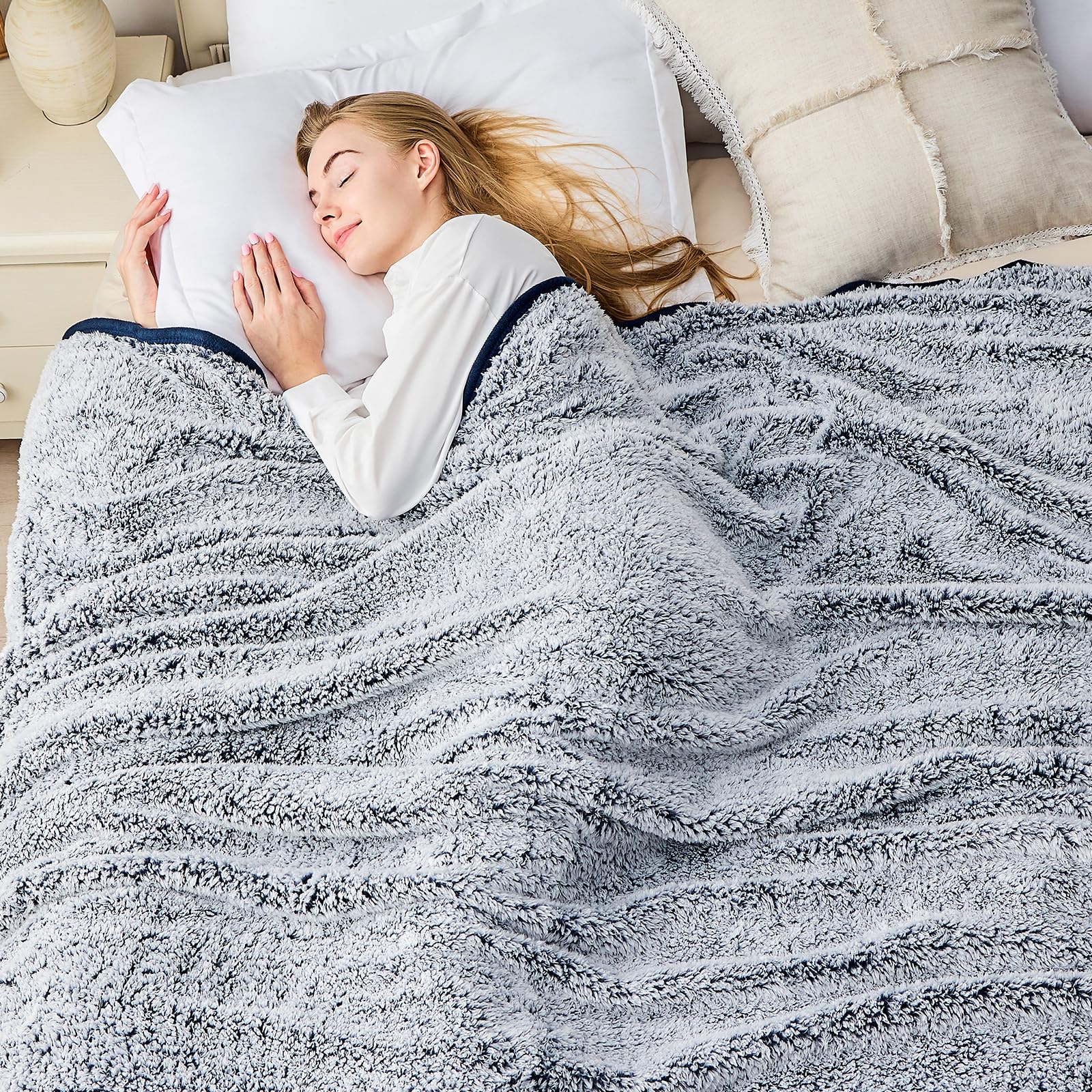Double-Sided Sherpa Fleece Blanket – Ultra-Soft, Fluffy & Warm Cozy Throw